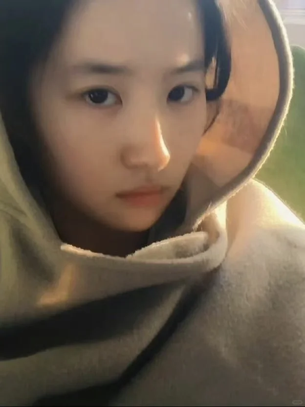 刘亦菲，简直是越素越美的美女代表…