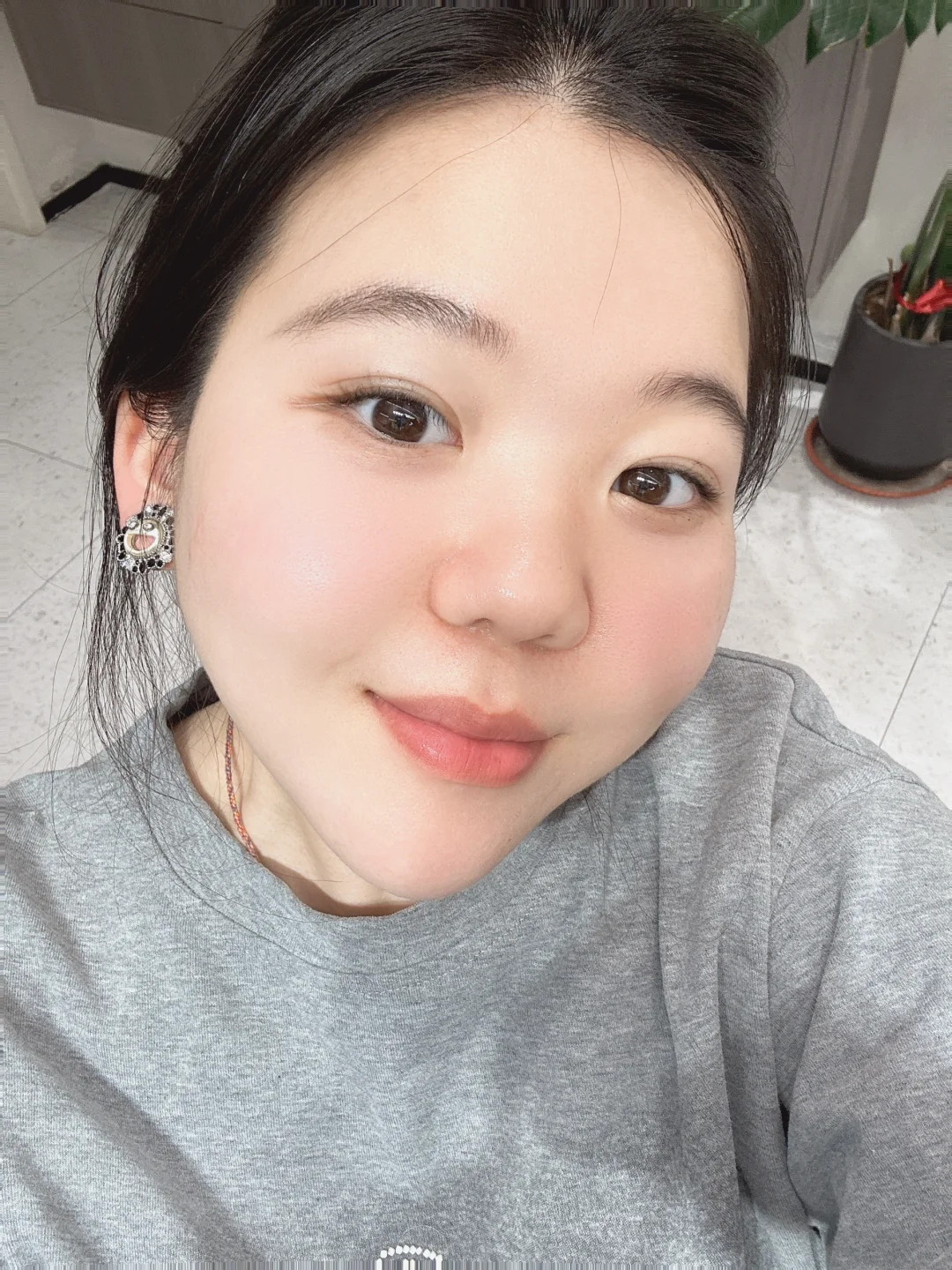 对自拍超有少女感！😭