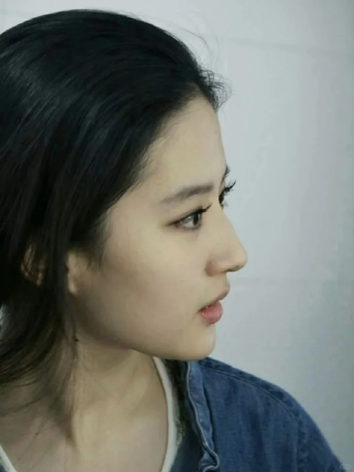 刘亦菲，简直是越素越美的美女代表…