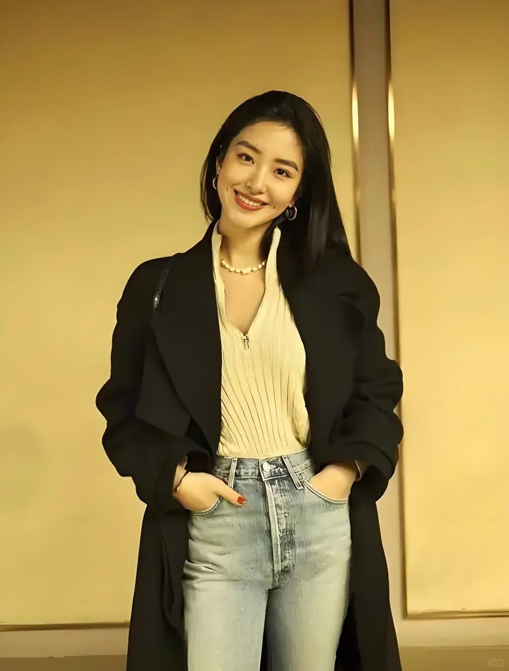 杨采钰的美主要表现在哪几点，是否称上女神