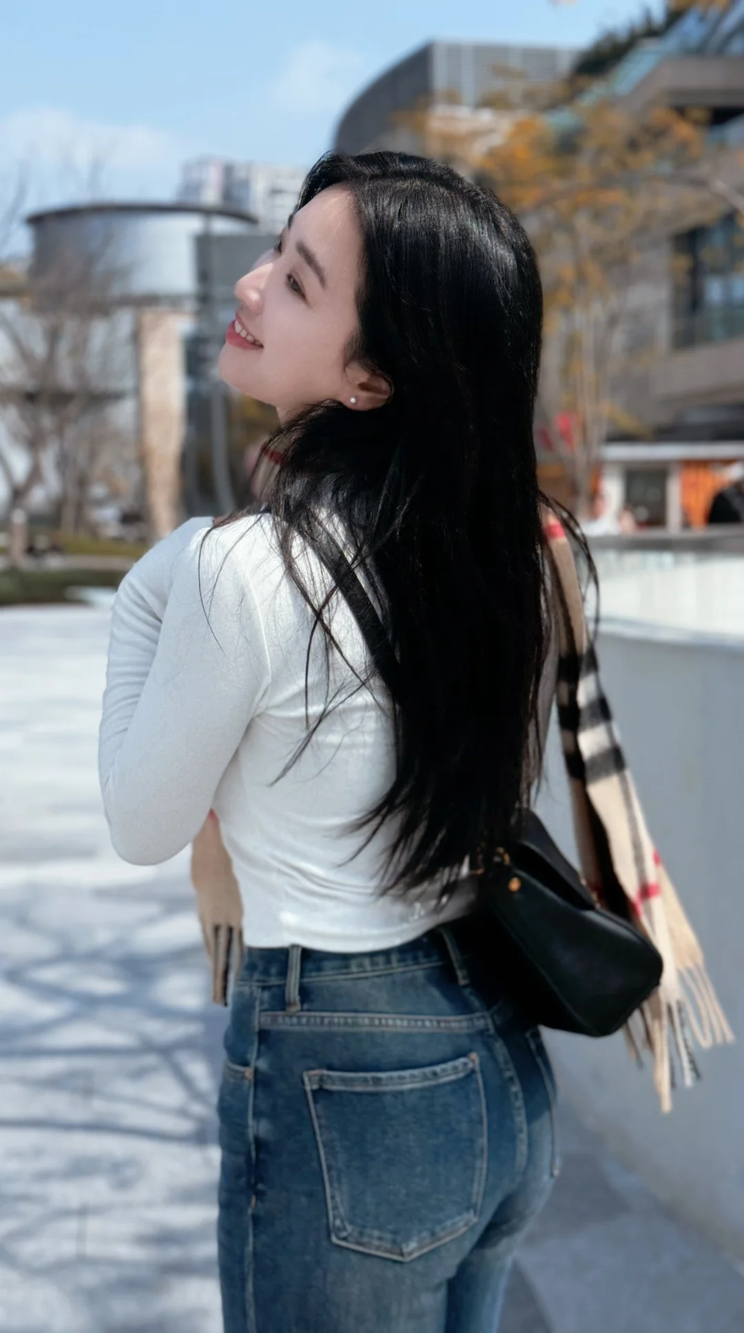 高161cm，重58KG，微壮胖体型