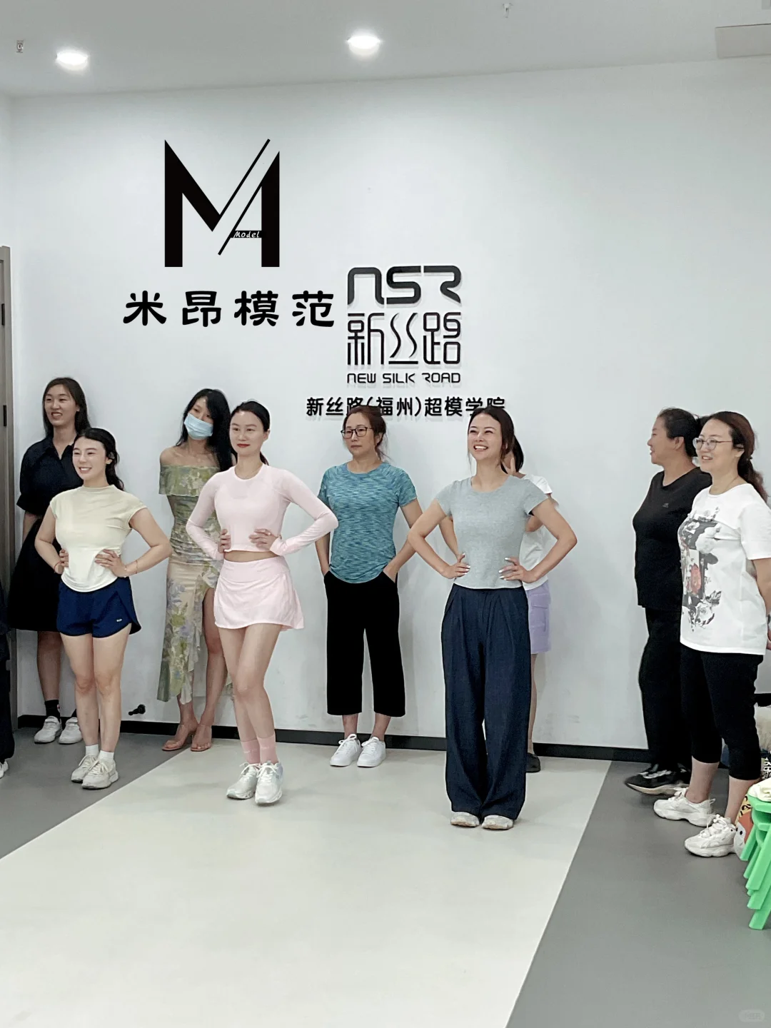 成人形体模特 美从来都是不被定义的