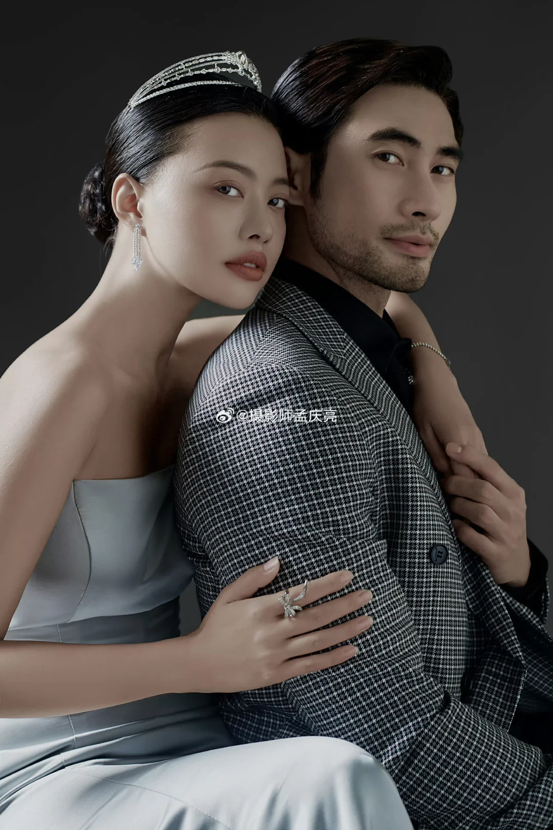 礼服婚纱