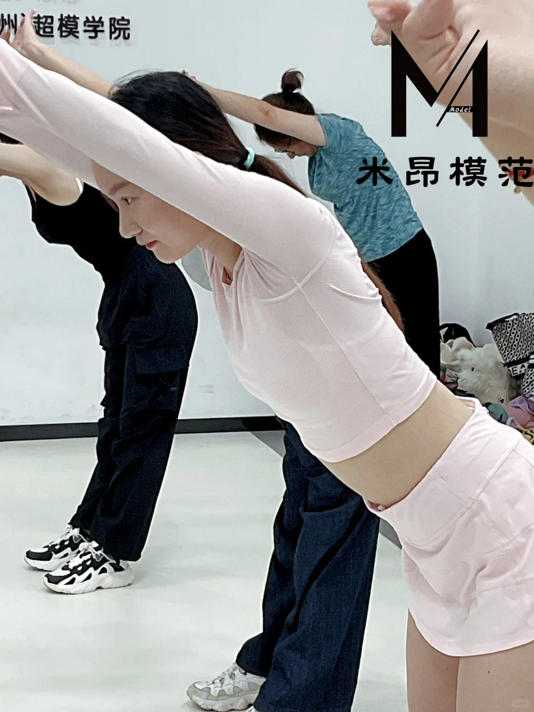 成人形体模特 美从来都是不被定义的