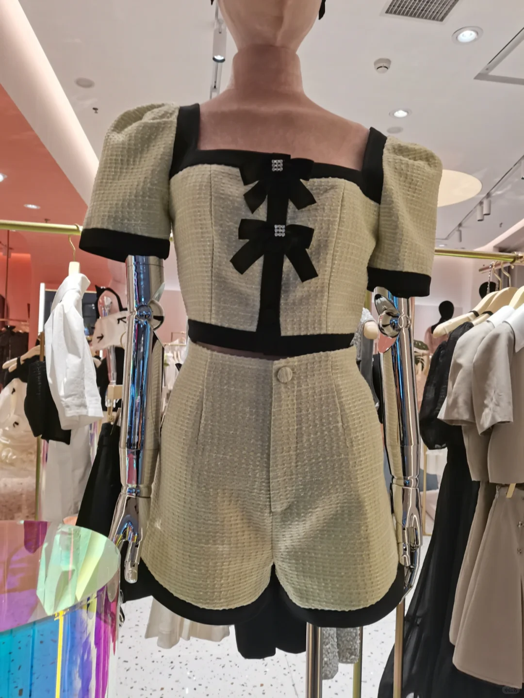 适合春夏的美衣🌸今天发个模特穿版的🌸