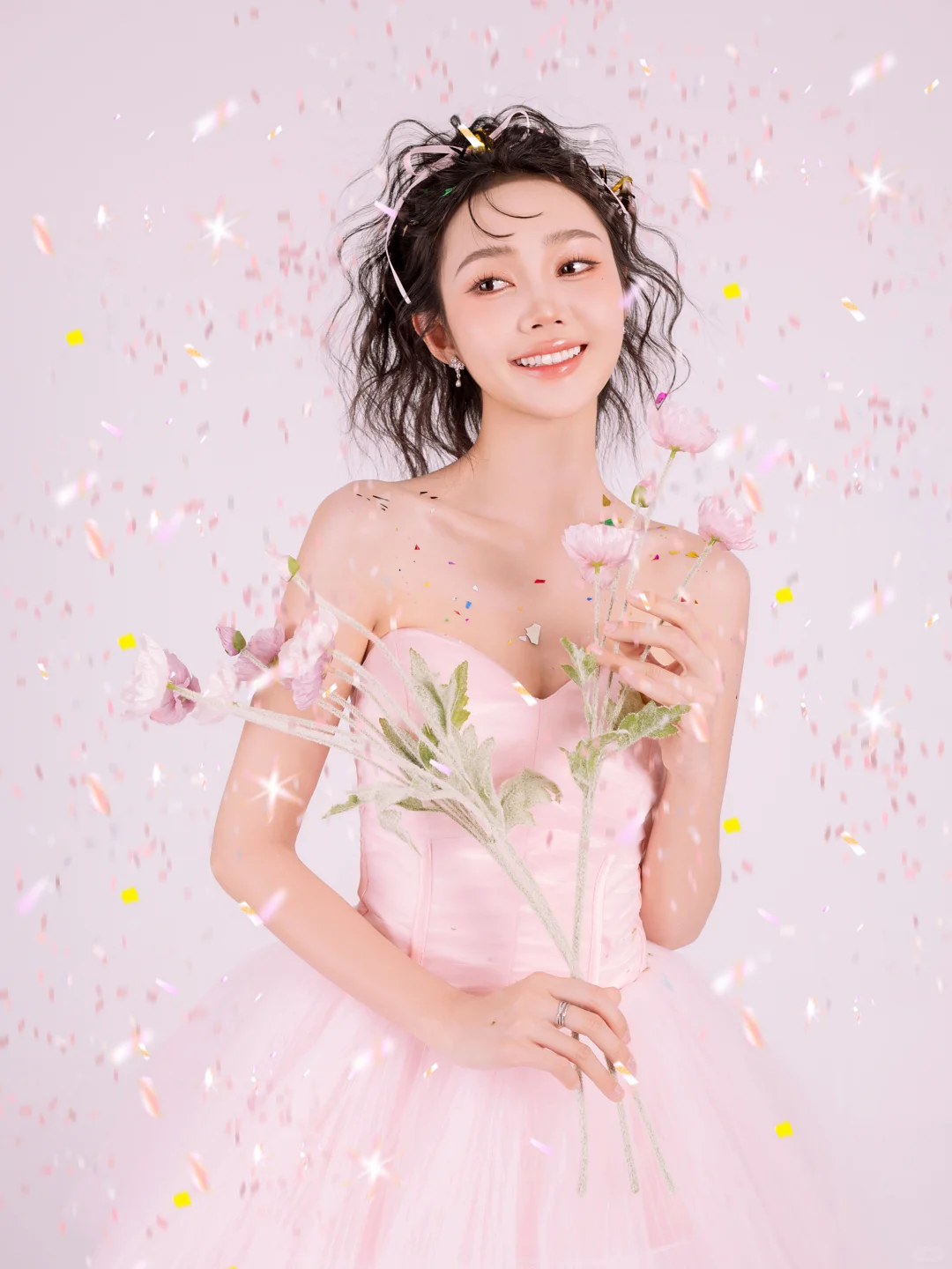 哪个女孩子能拒绝这么闪耀的生日写真