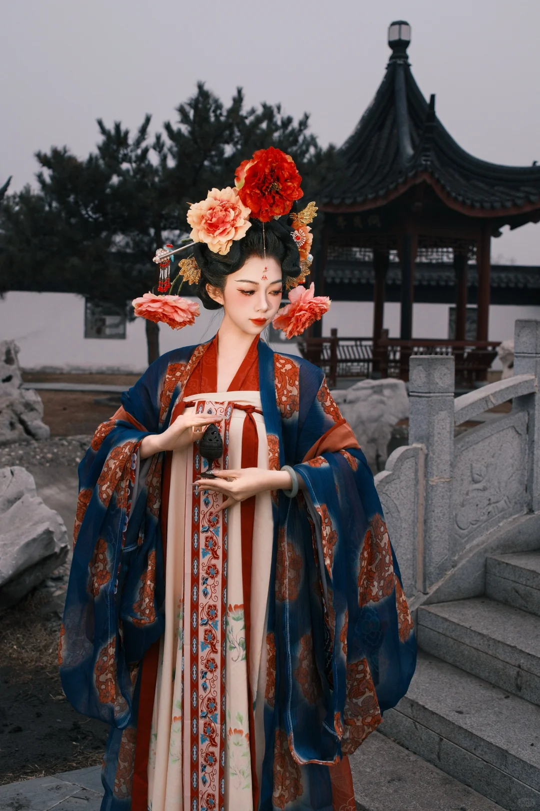 哈尔滨约拍｜为拍供养人特意做了同款大扇子
