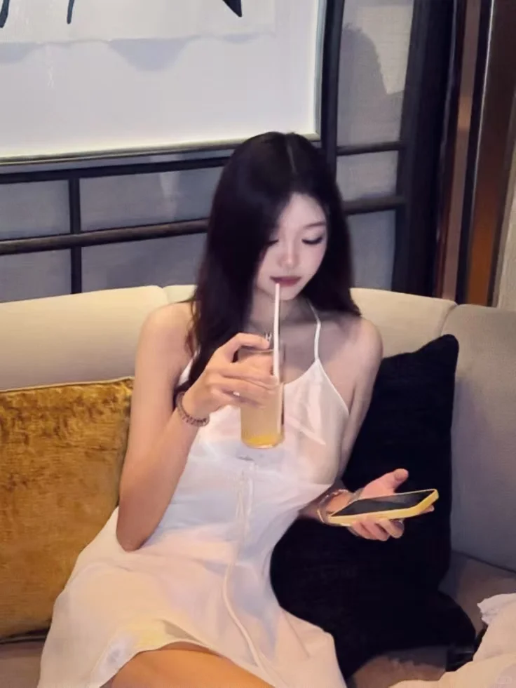 叫姐姐还是…