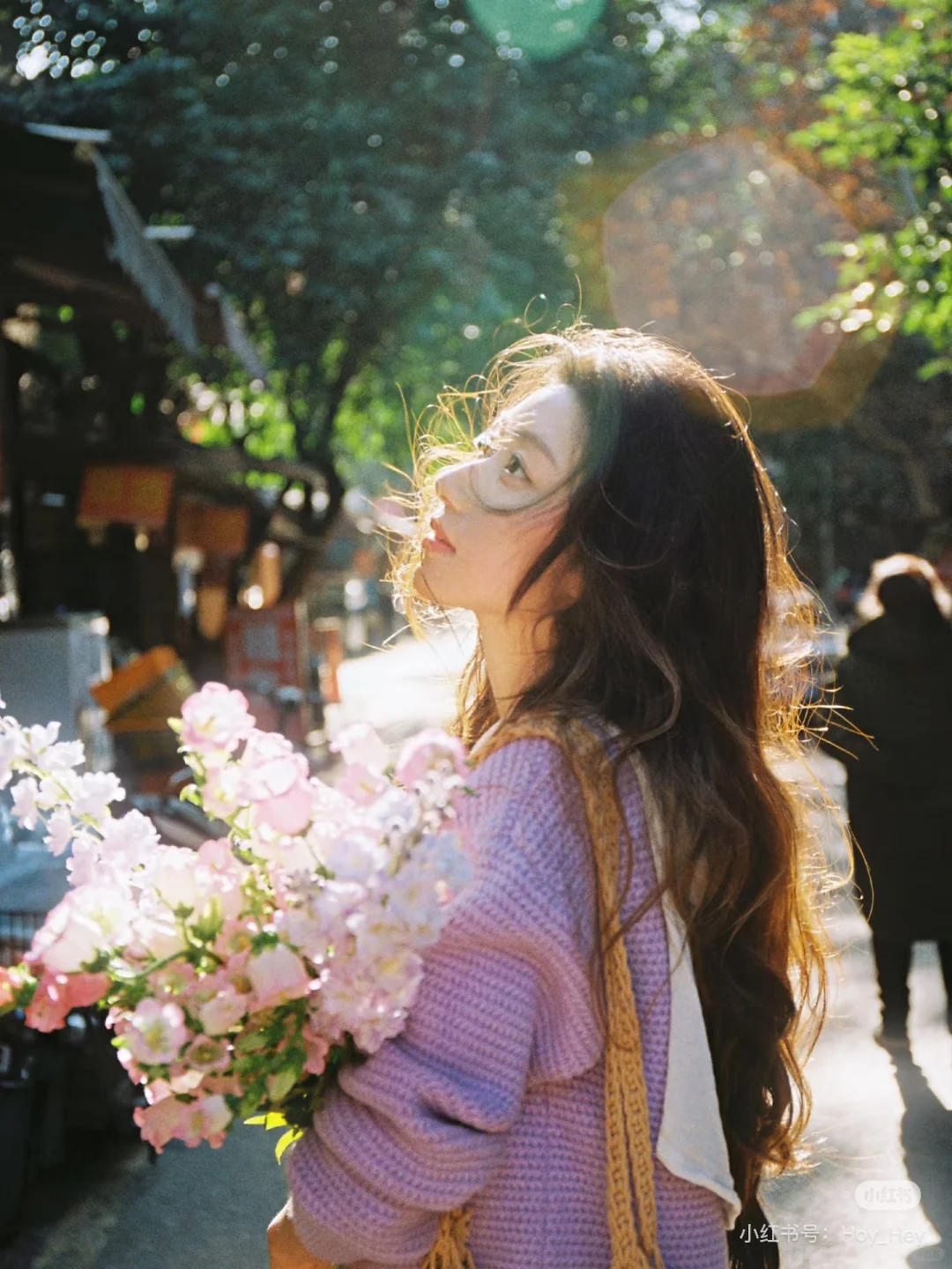 深圳女摄蹲胶片互勉模特