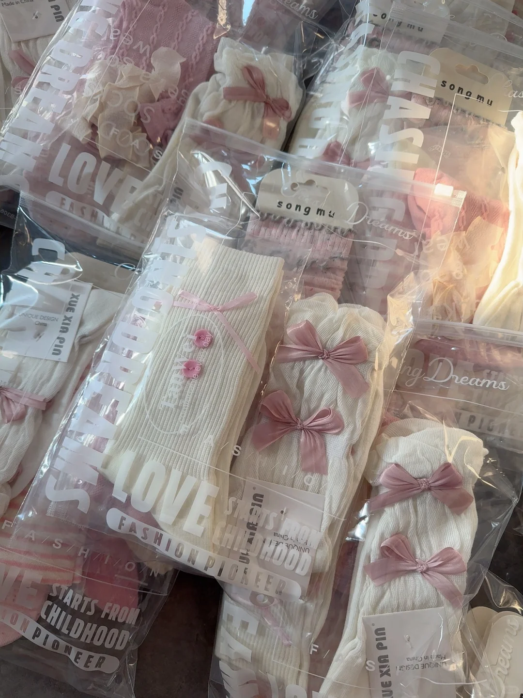 日常打包～爆单的粉色袜子都发货了哦～