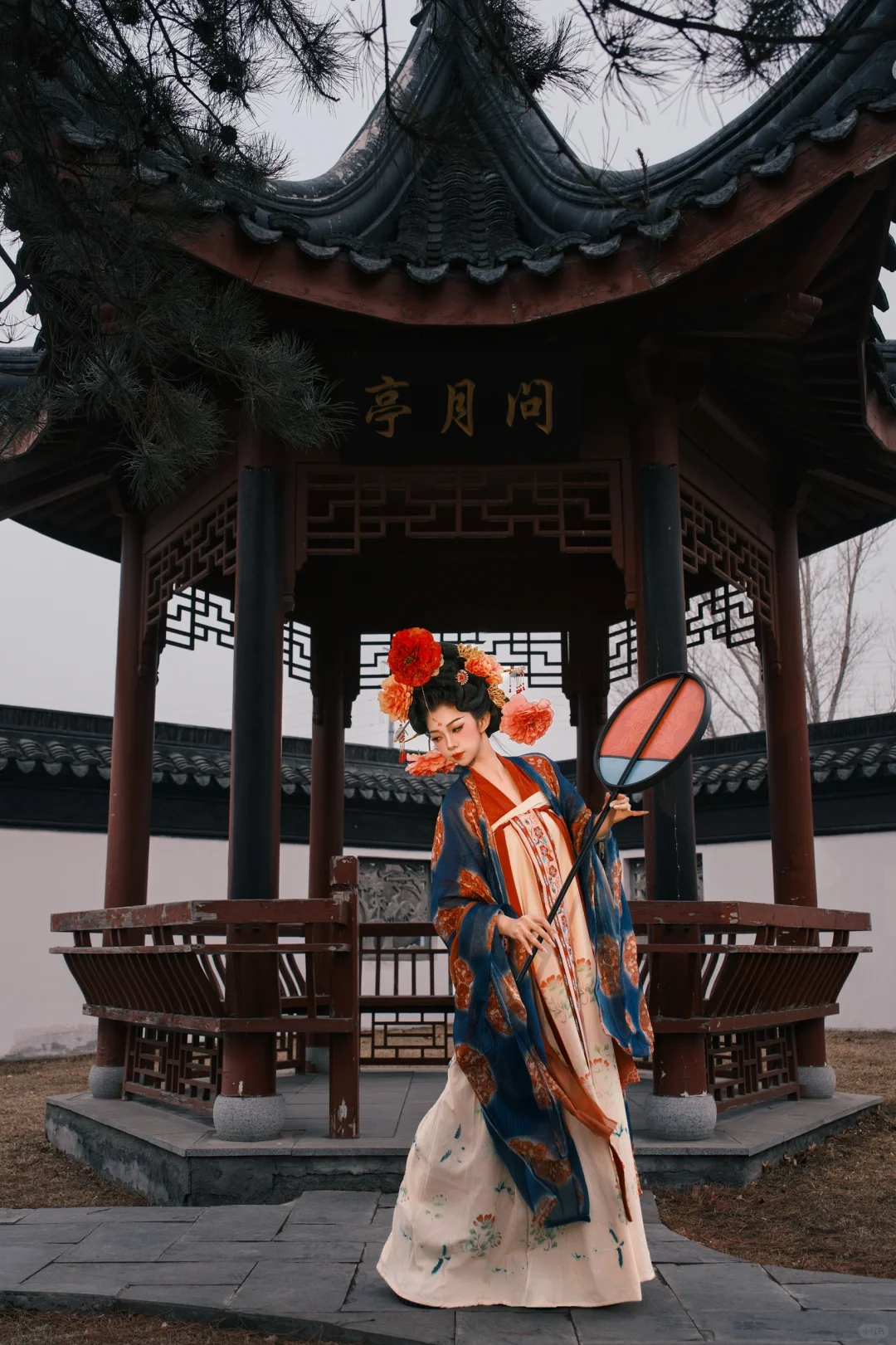 哈尔滨约拍｜为拍供养人特意做了同款大扇子