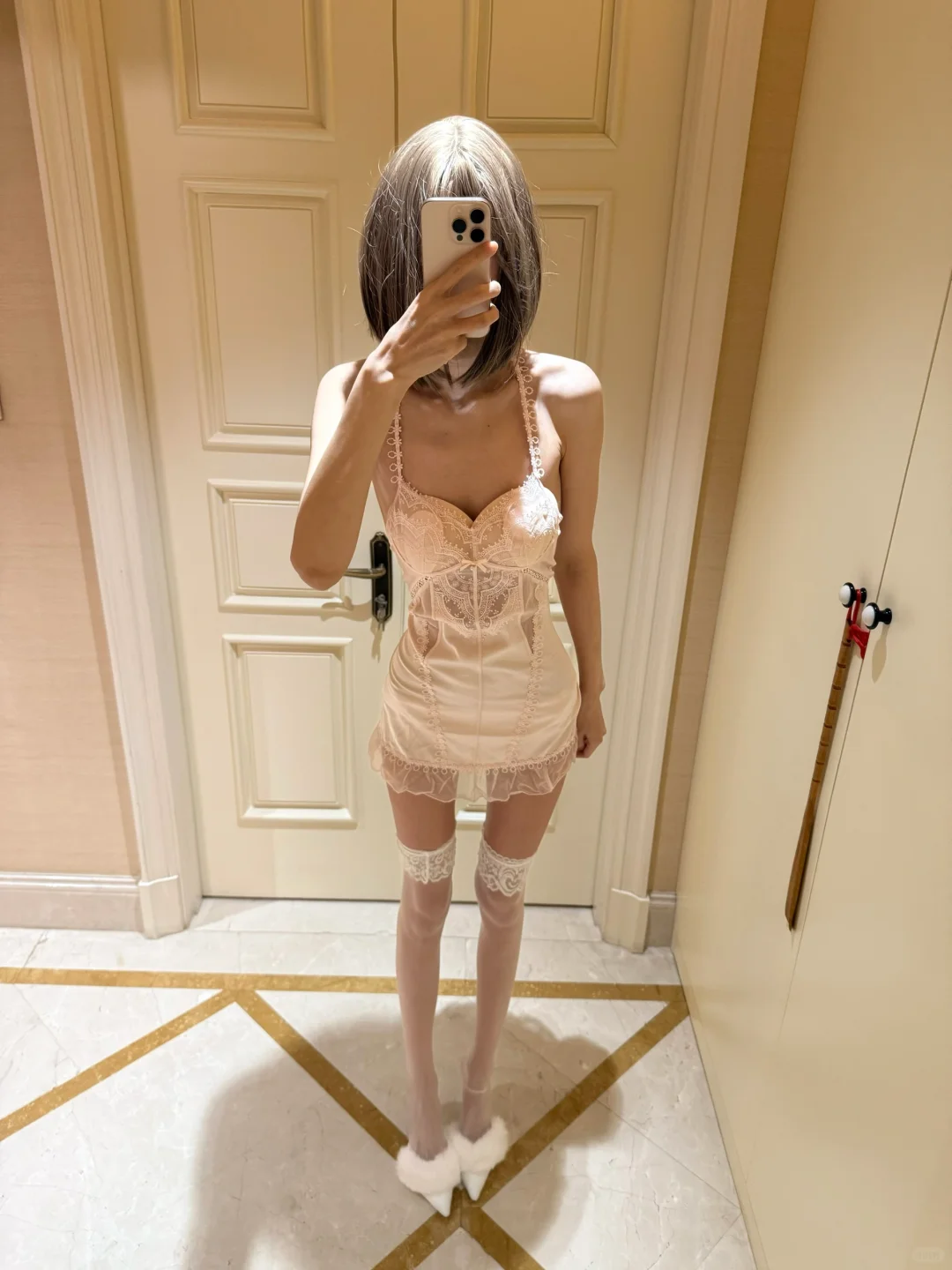 金发高筒靴是神仙搭配吗?