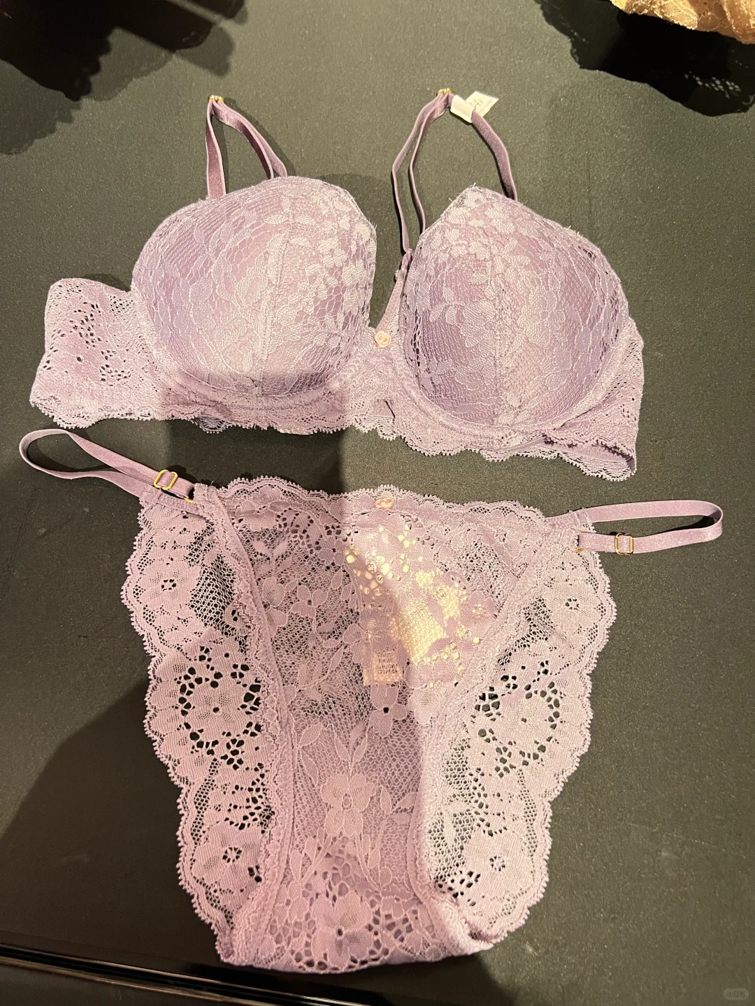 维密 史上最强文胸，一如既往的火爆?