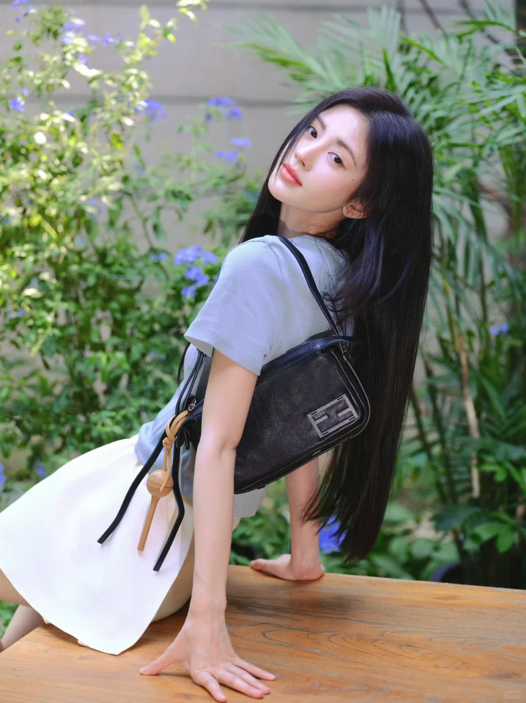 鞠婧祎今日私服 清新甜美的Fendi女孩