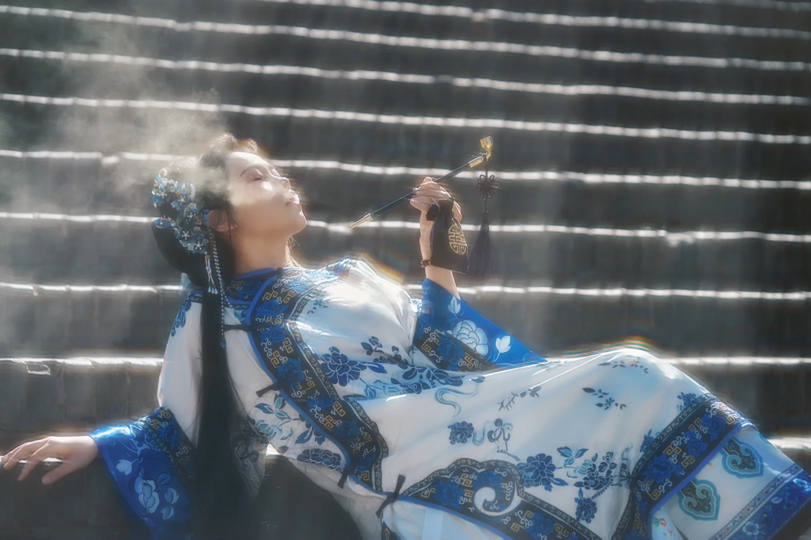 误入眉眼，可叹惊鸿 清汉女！