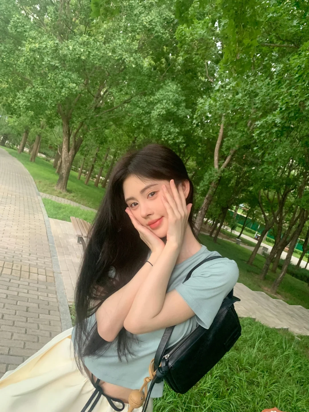 鞠婧祎今日私服 清新甜美的Fendi女孩