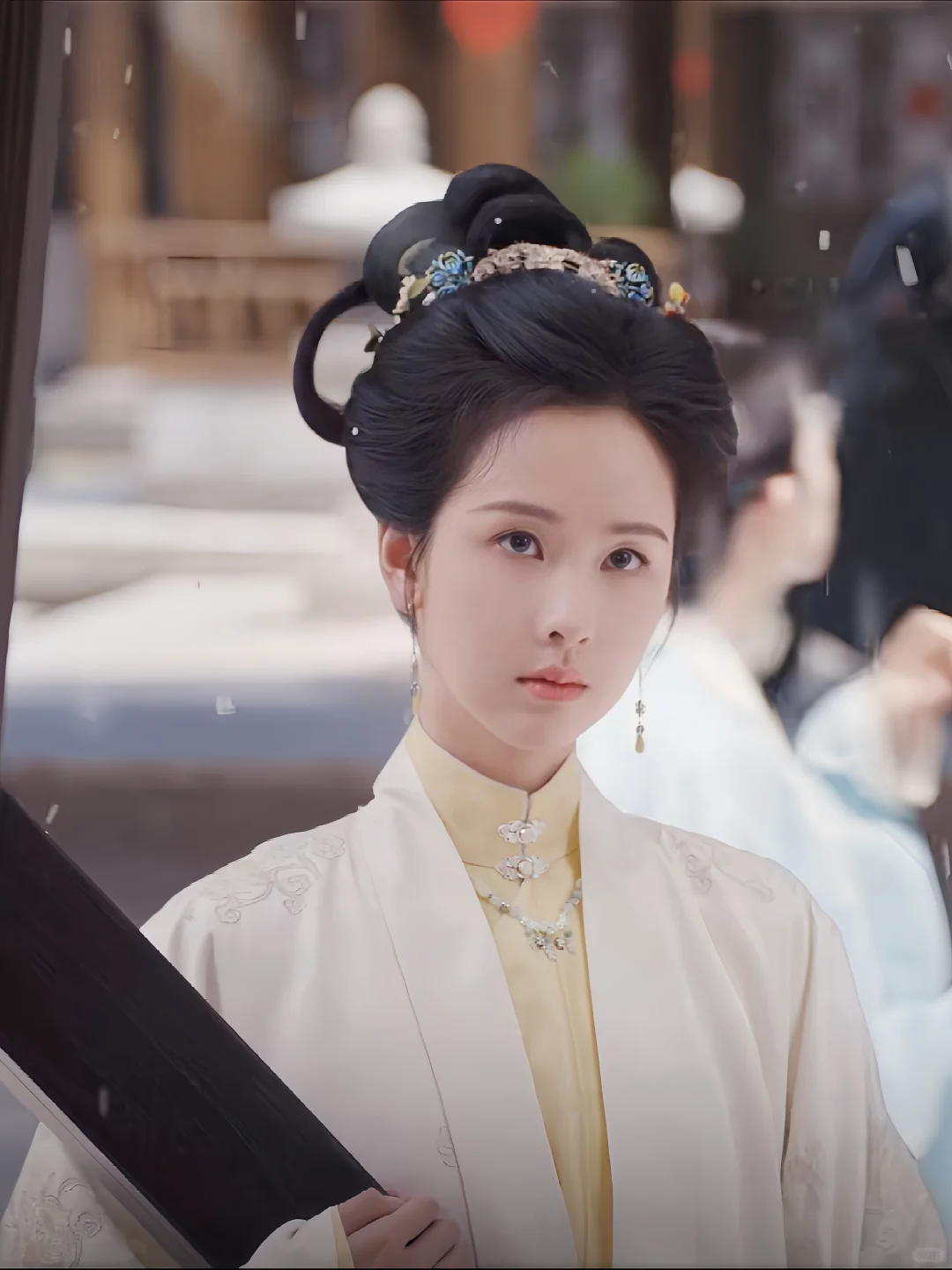 陈都灵《贵女》笄礼穿的白色外套叫啥?