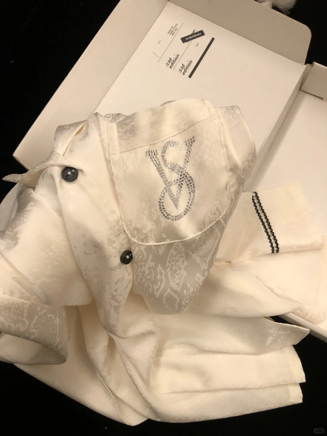 全款拿下维m介套蛇年限定新品‼️