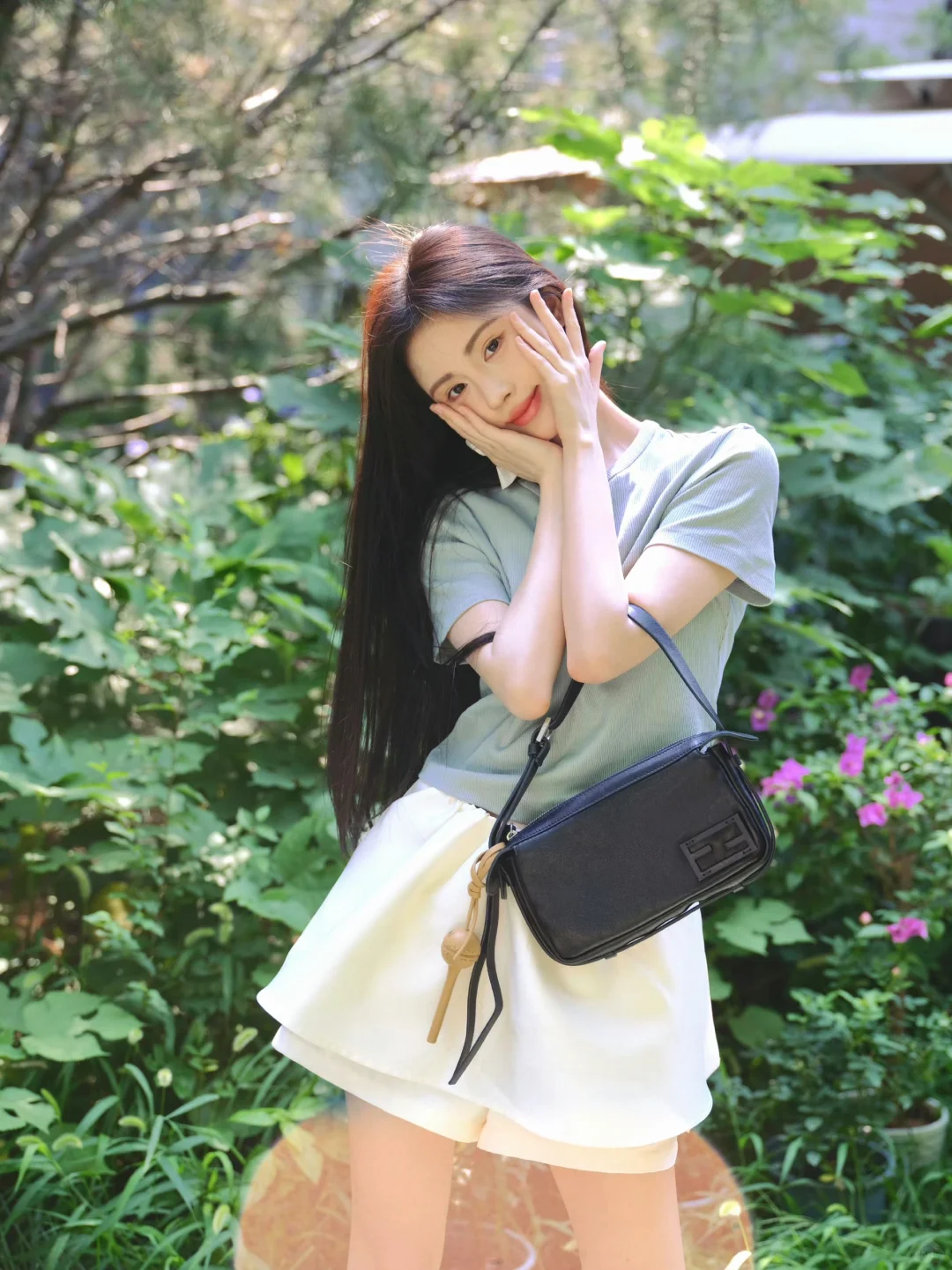 鞠婧祎今日私服 清新甜美的Fendi女孩