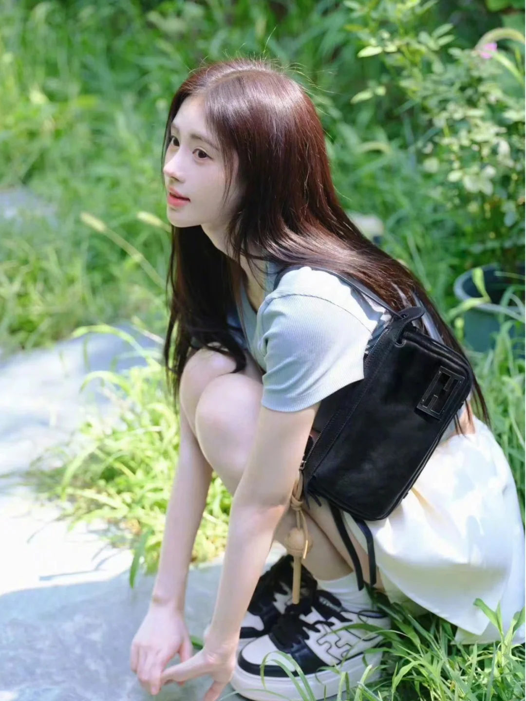 鞠婧祎今日私服 清新甜美的Fendi女孩