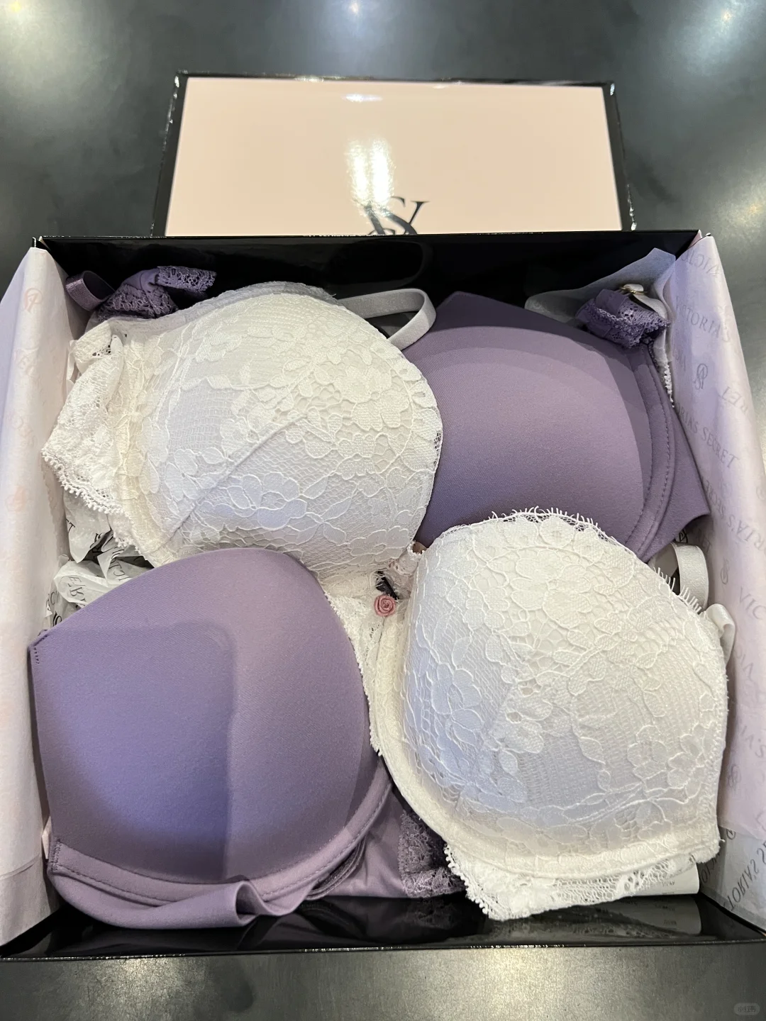 维密 史上最强文胸，一如既往的火爆?