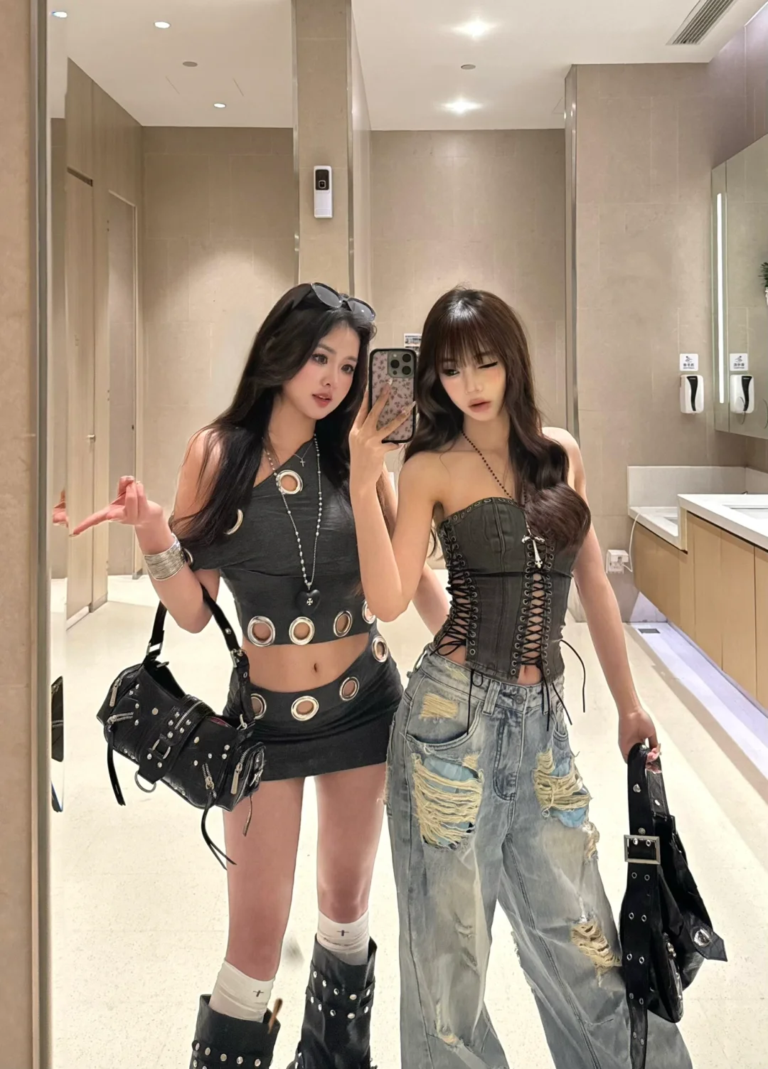 春夏辣妹日记🖤̳̳̼̟̮ͨ́ͫ͜͠͠͞͞ ✞.᛭.