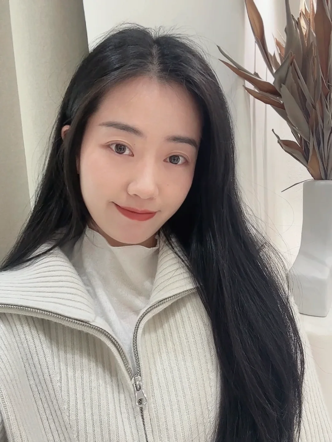 姐妹们 左滑帮我选一张吧