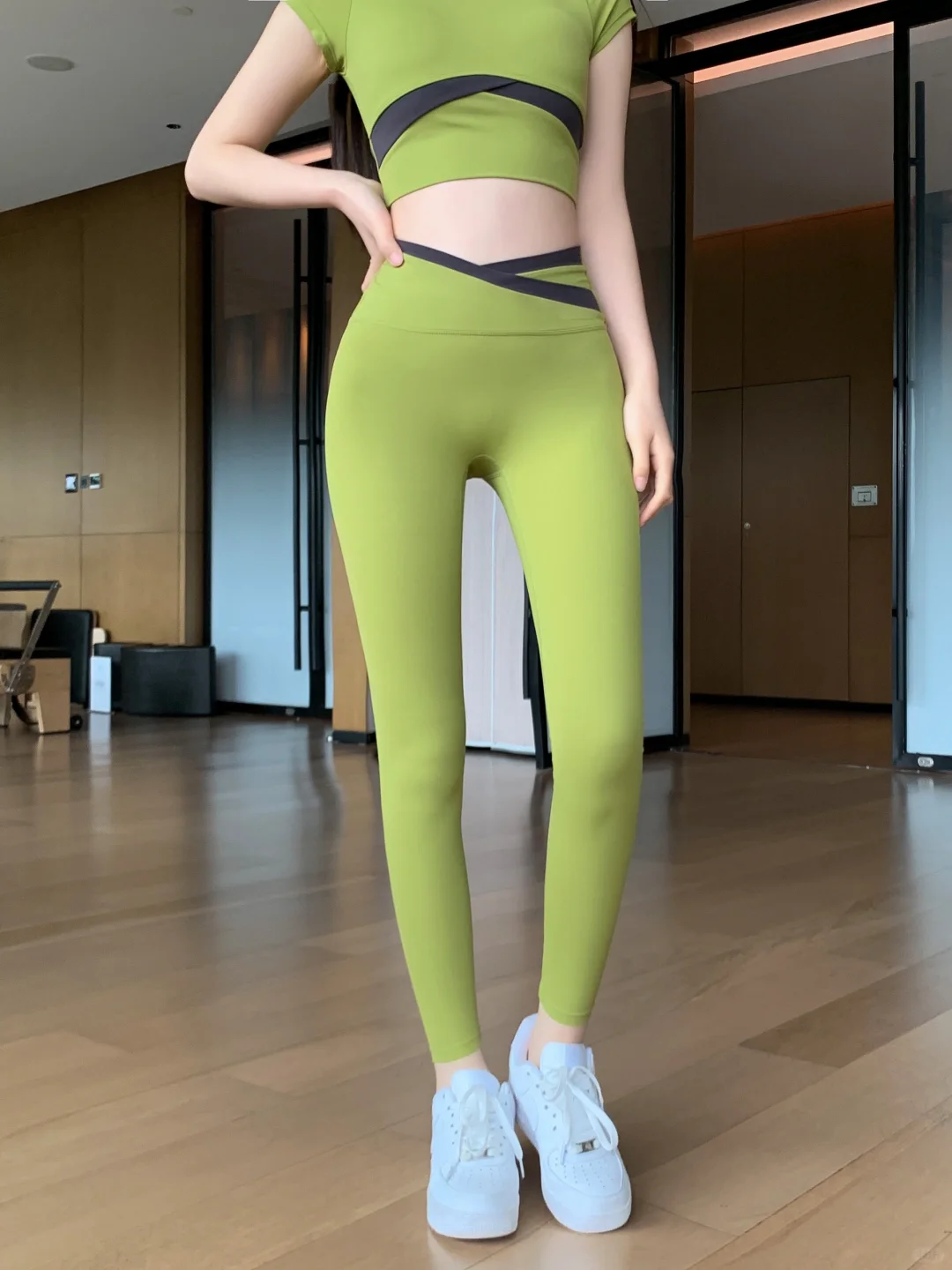 显摆天菜🥑牛油果绿瑜伽服套装超美啊！！！