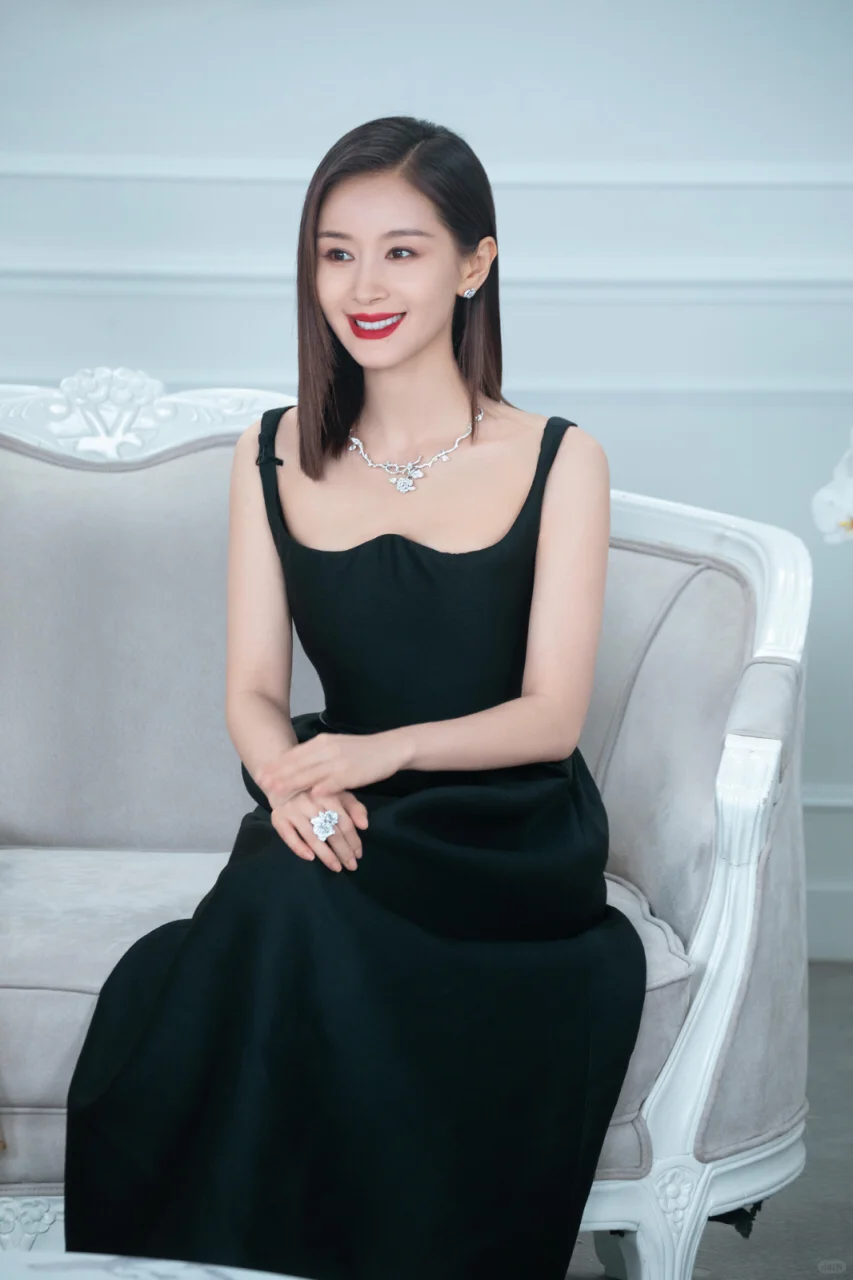 身材娇小可人,却是极具灵气的一名女演员