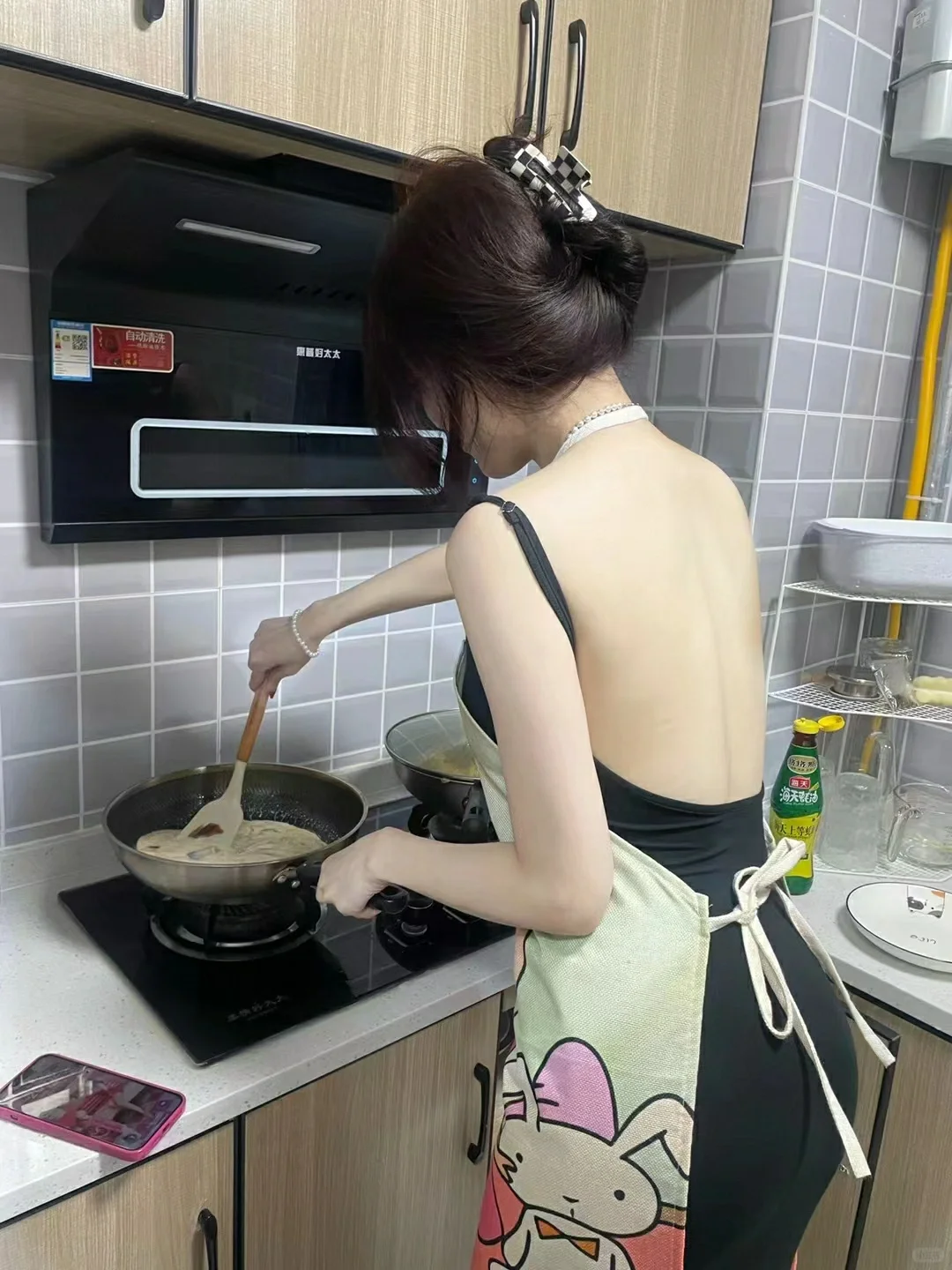 亲自去厨房下毒🌚