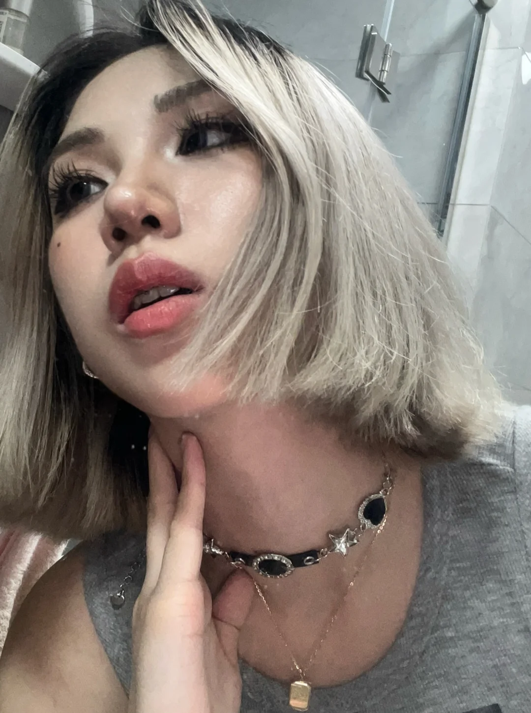那女的又再装逼了