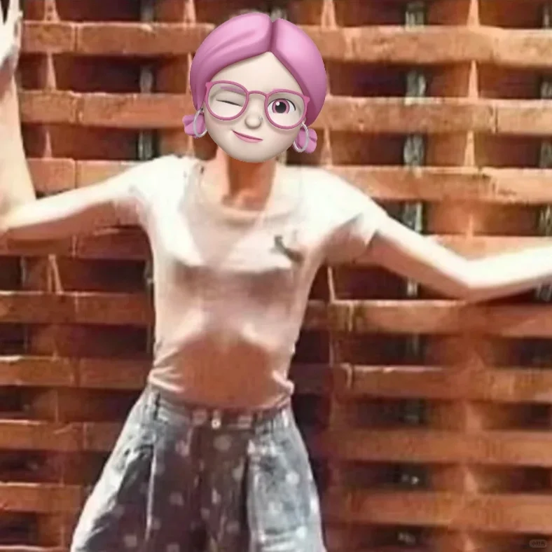 苦练10年，成为一个拥有8个胸的超级女人