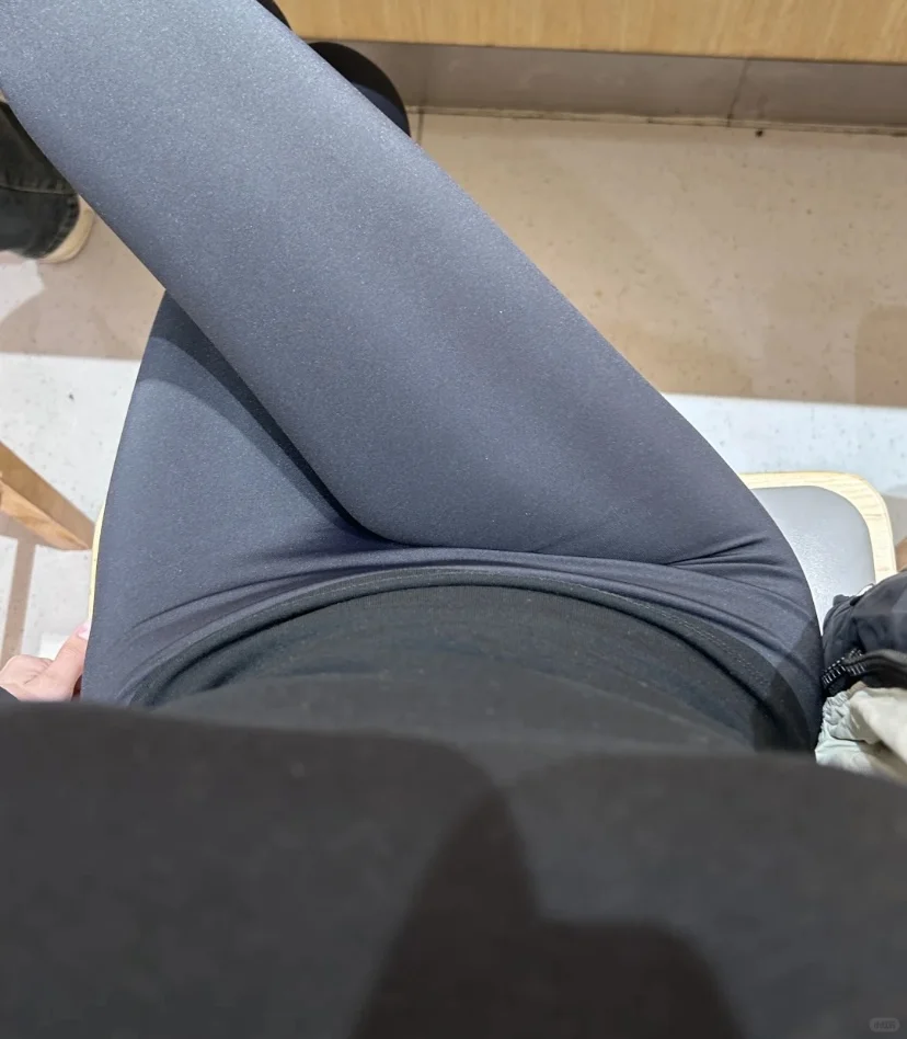 牛仔裤舒服还是瑜伽裤舒服