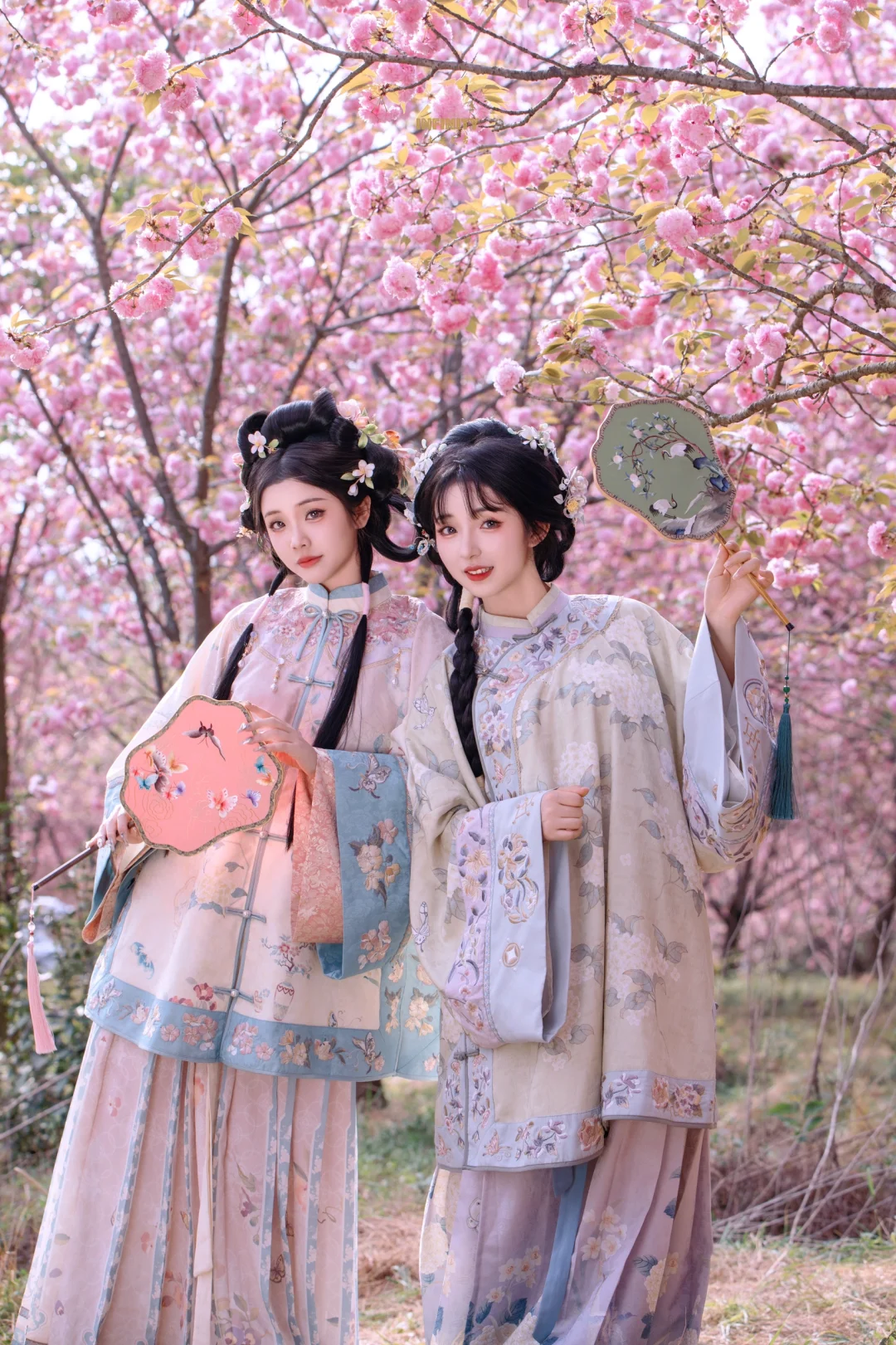 和闺蜜一起拍的樱花写真 | 贵阳约拍