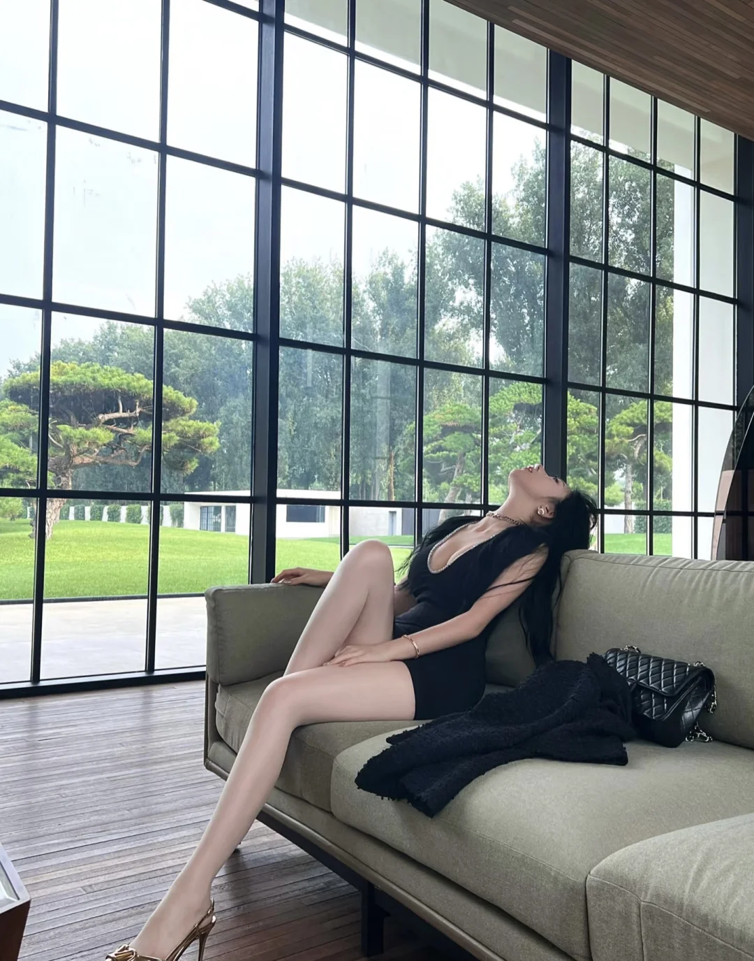 时尚性感女模特 在线寻找心仪摄影师