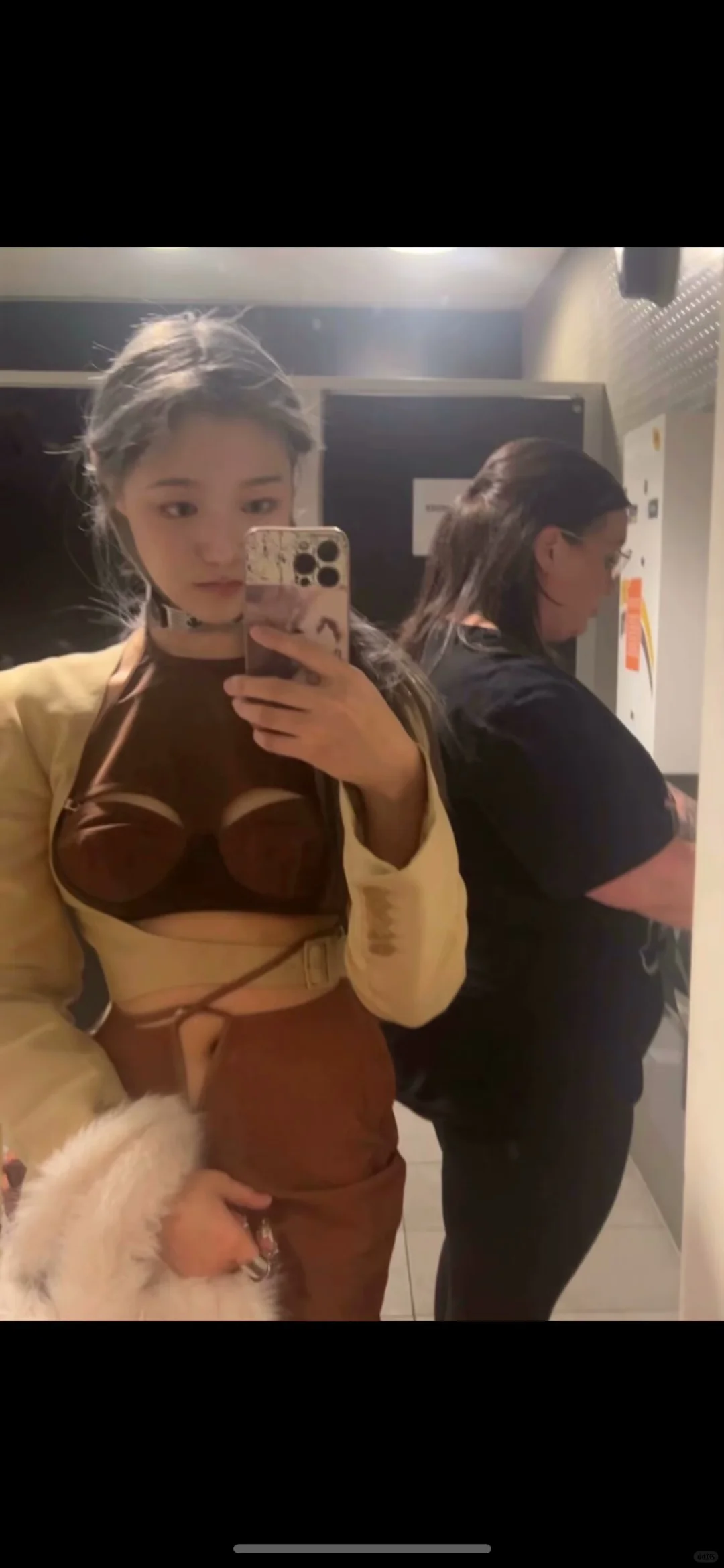 解锁两张daddy 签名会被Mads握手三次体验