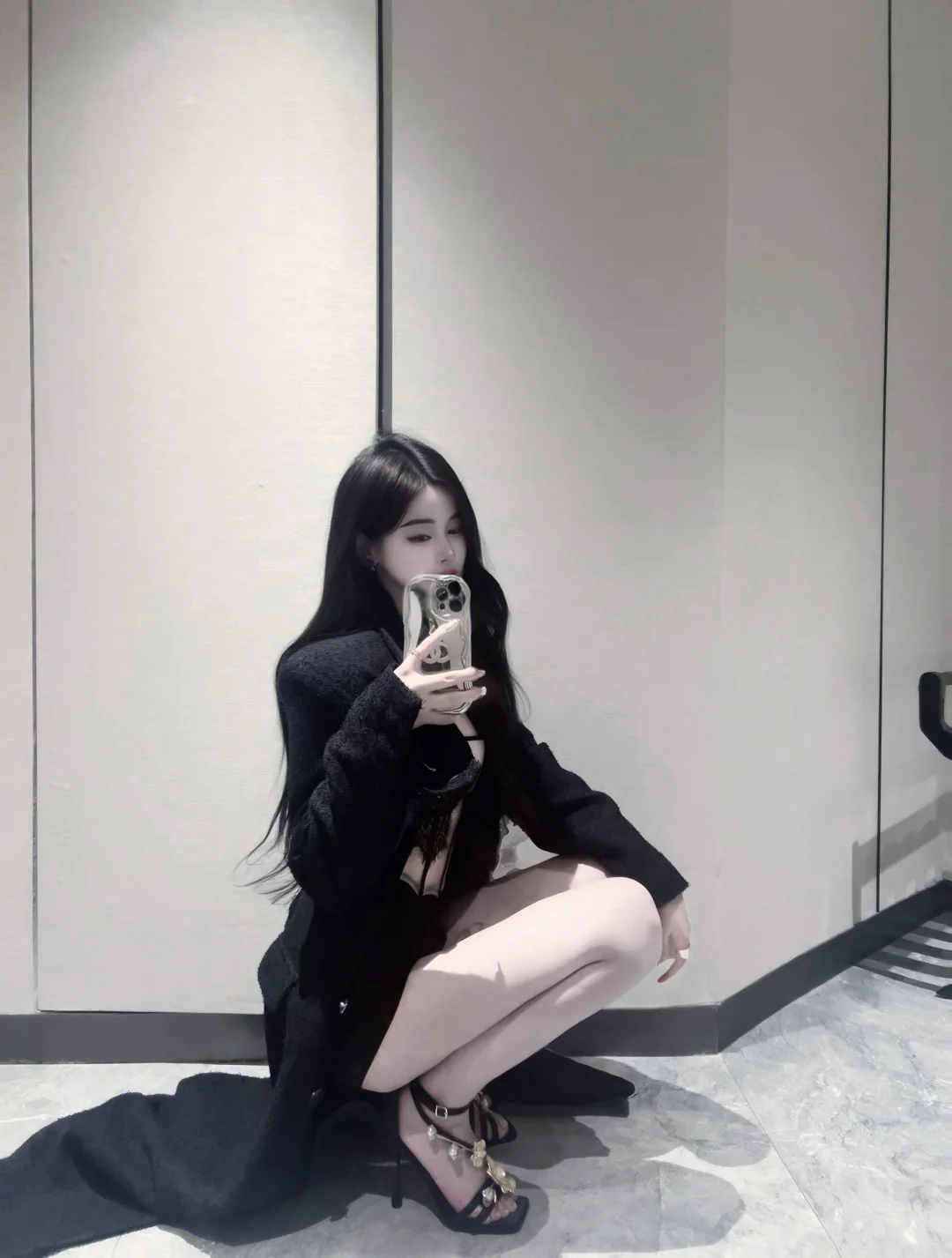 你盯着我的每一秒，有想过和我有以后吗