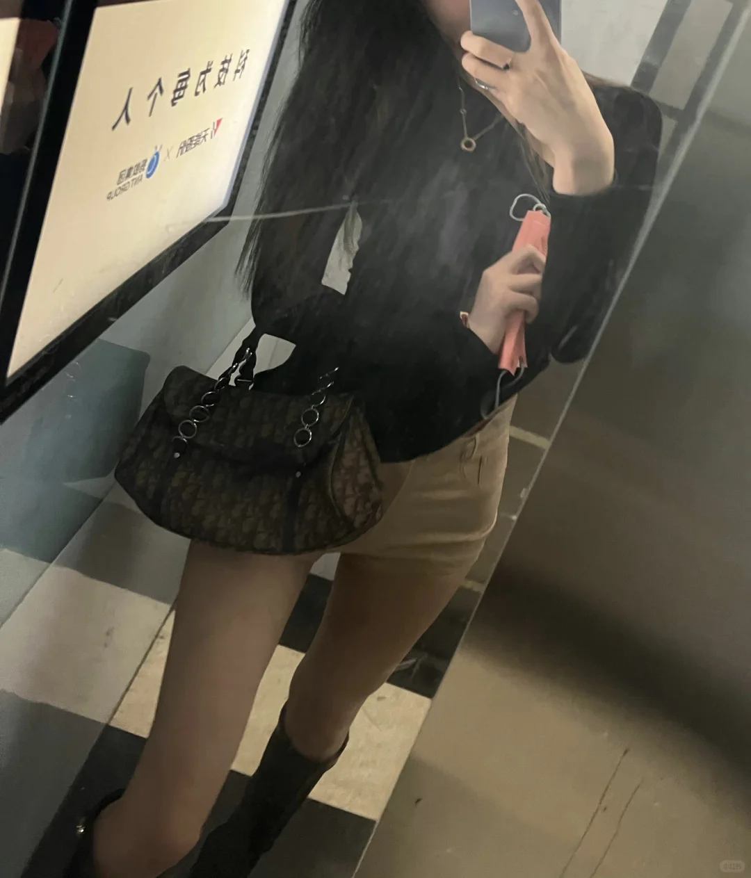 人总是喜欢反季节的事物