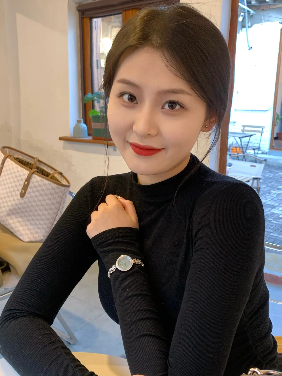 方圆脸|突然发现女生越素越有杀伤力