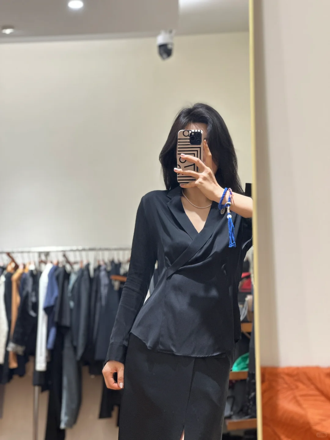 “那个卖衣服的女的”