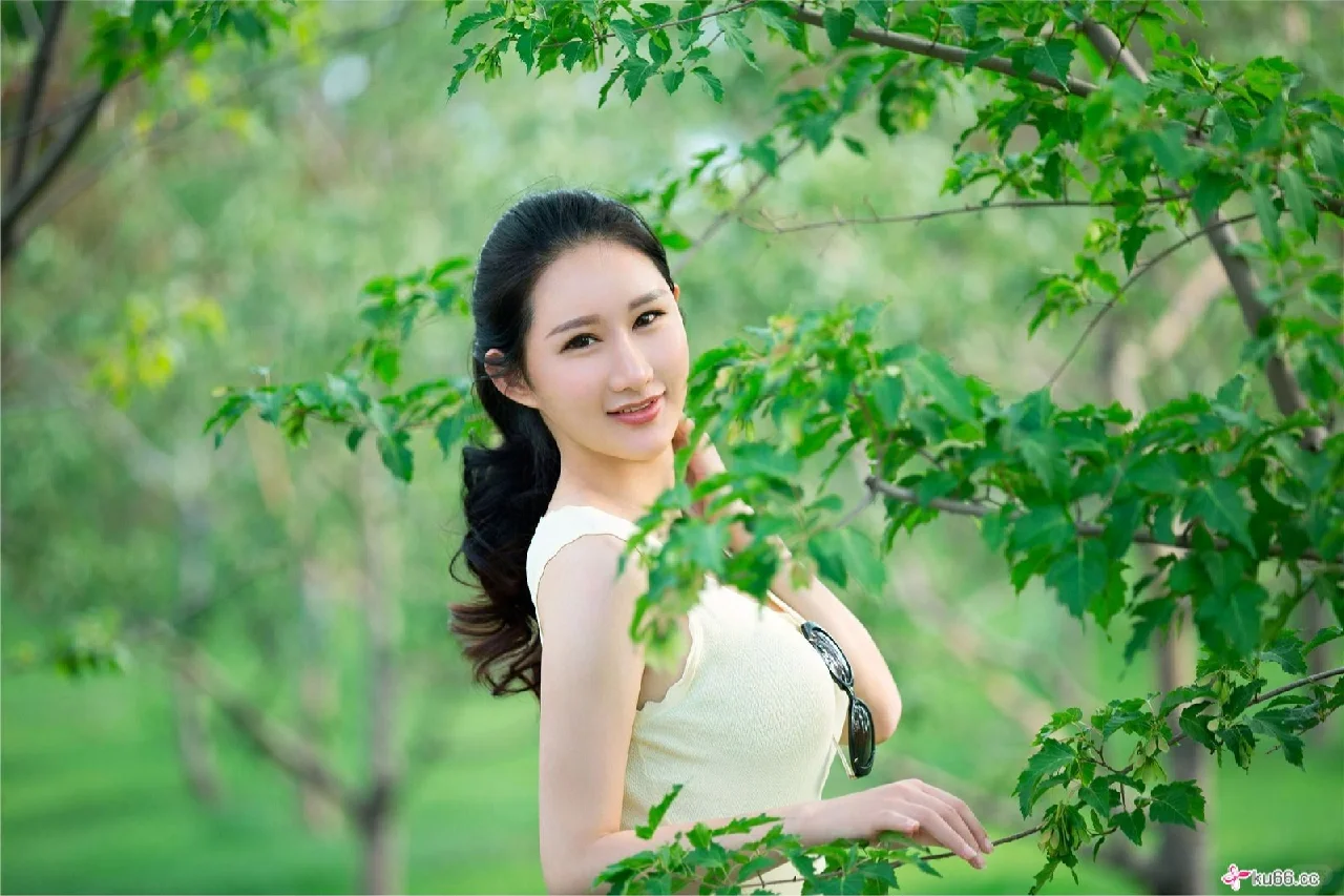 推女郎谭冰 套图 帮找图