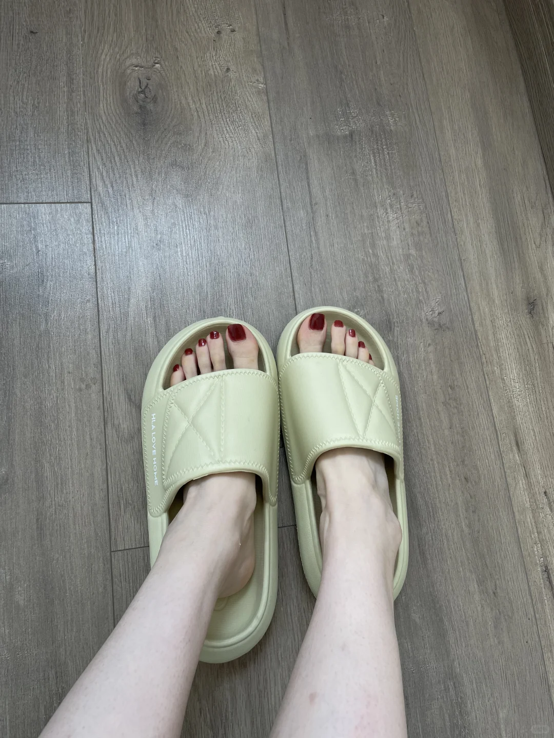 在家穿拖鞋很舒服