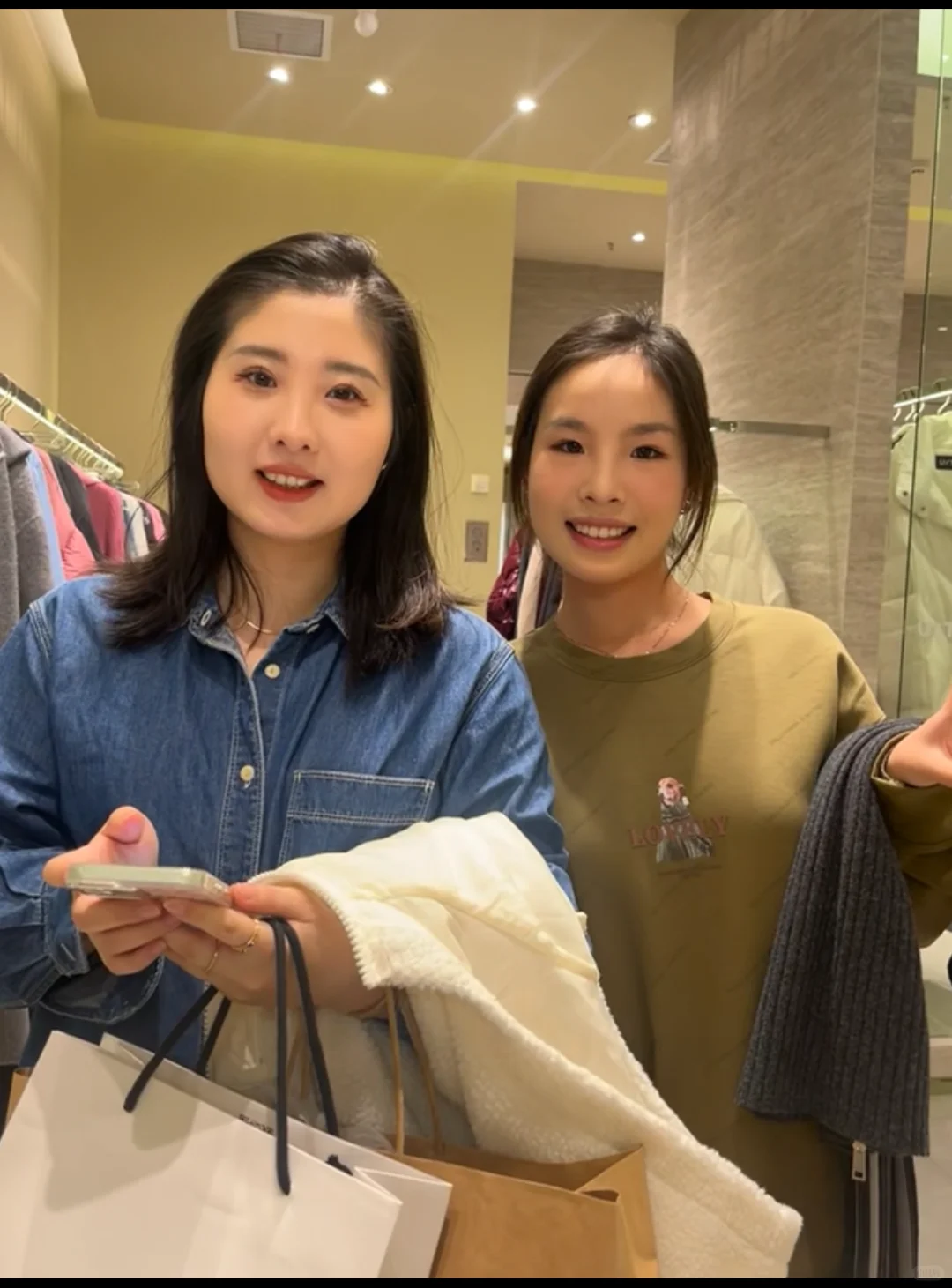 UTI尤媞｜店员小姐姐颜值高顾客颜值更高👀