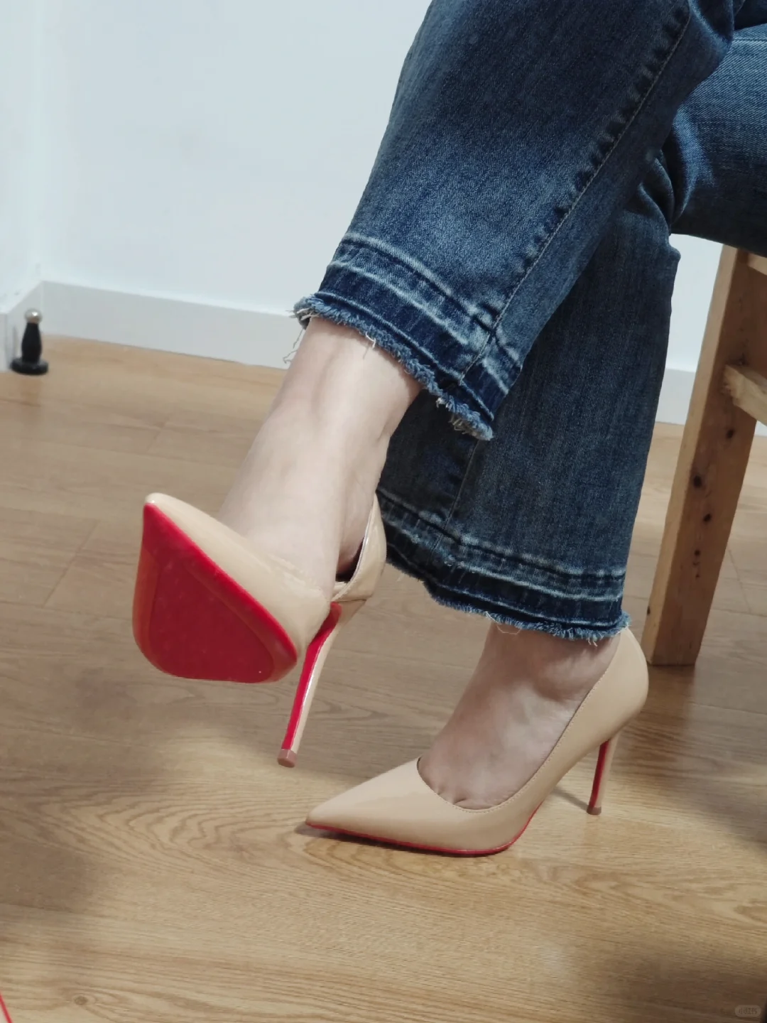 红底裸色高跟鞋👠