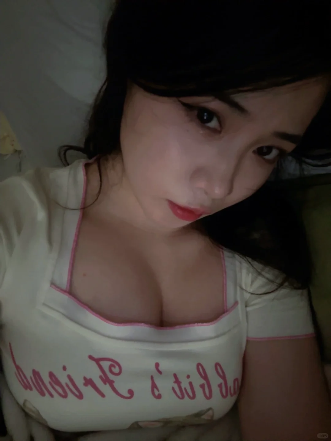 时常在深更半夜有摧毁一切的冲动