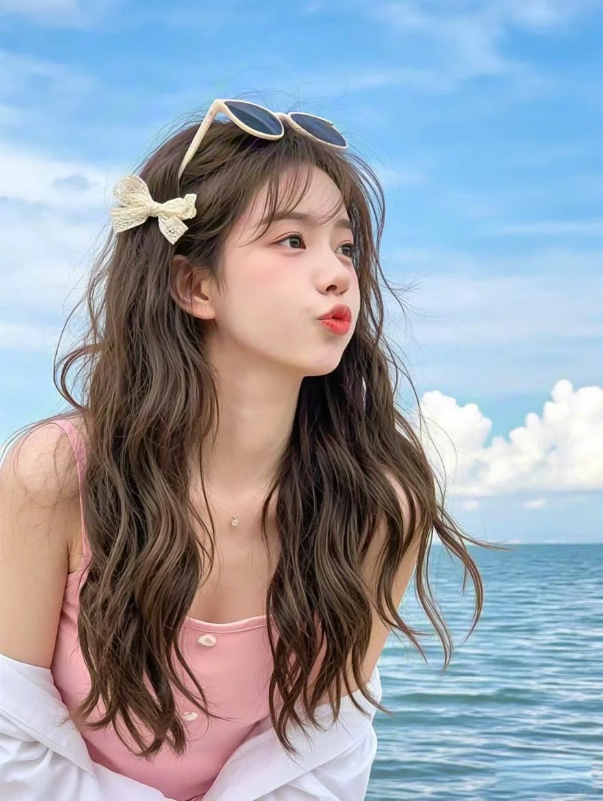 氛围感头像，海边沙滩版