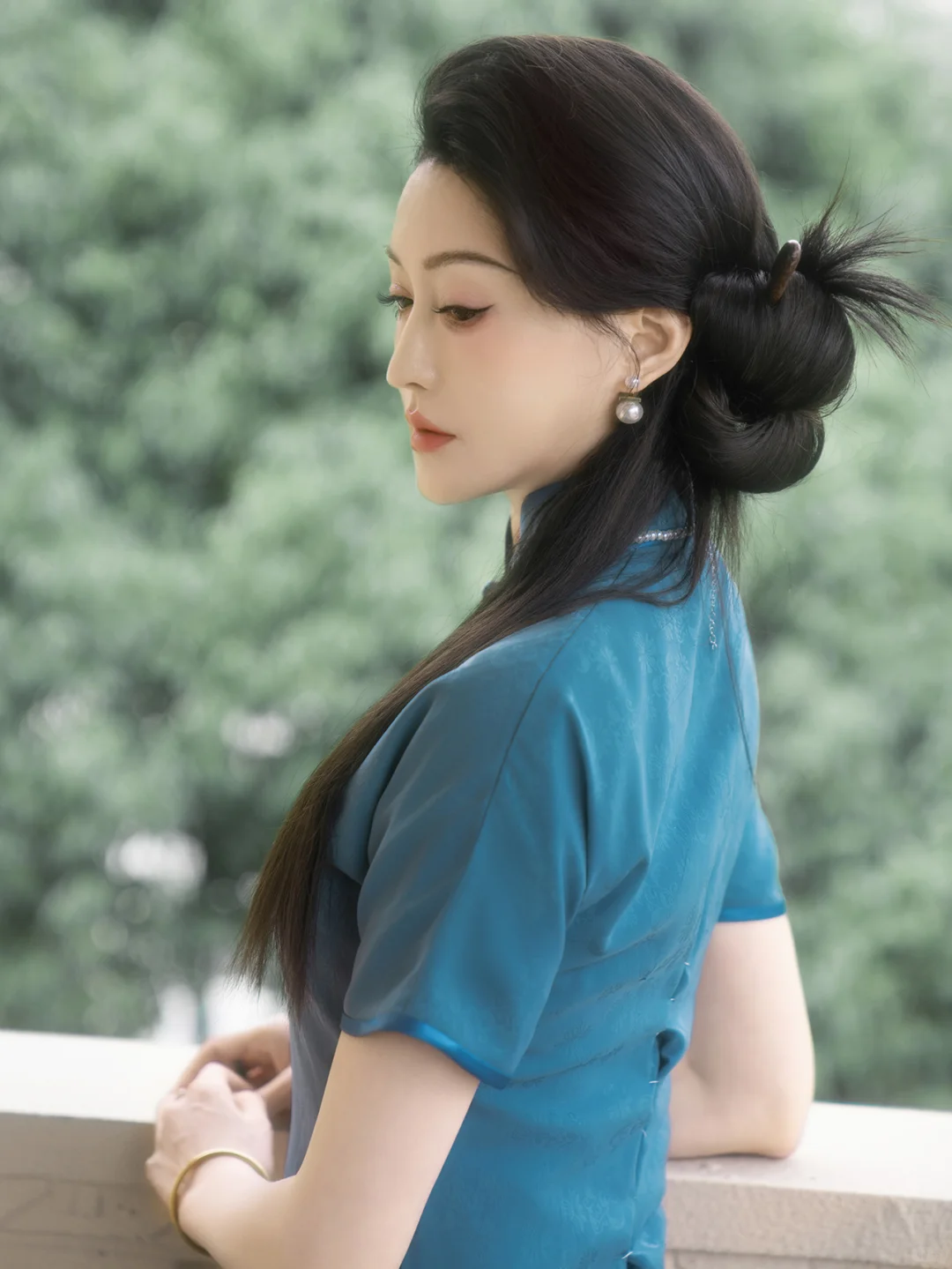 岁月不败美人🦋超有民国氛围的旗袍写真