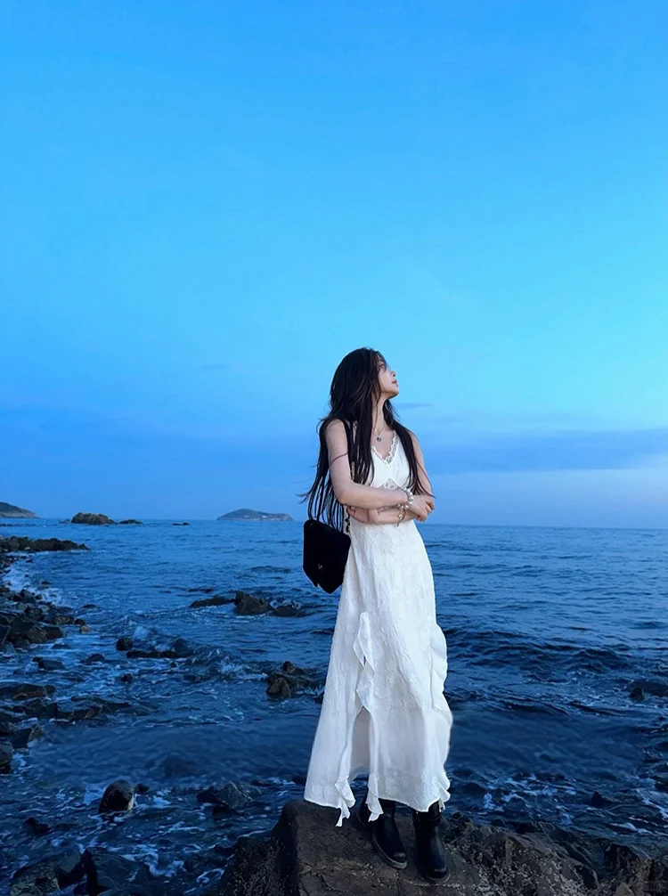 「海边穿搭～吊带裙」海边的浪漫谁懂啊！