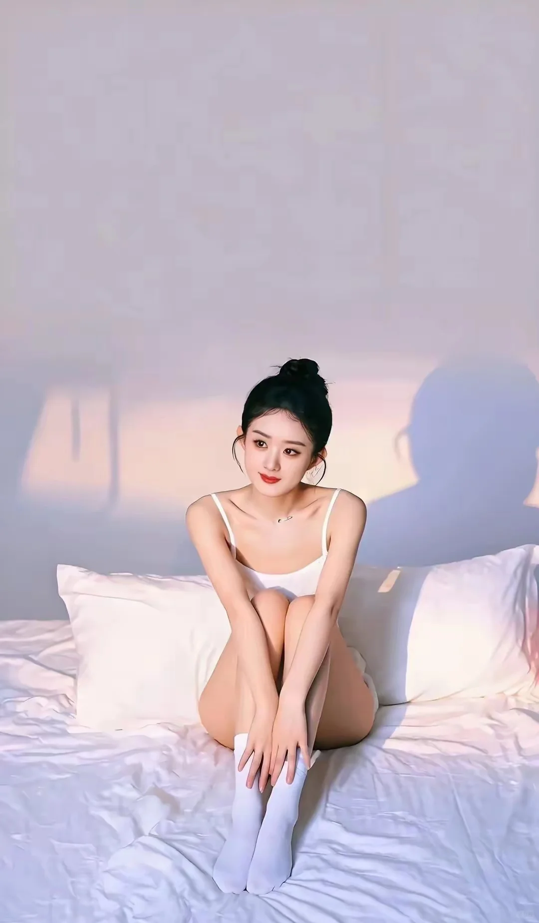女明星写真之赵丽颖女神头像高级感纯白之境