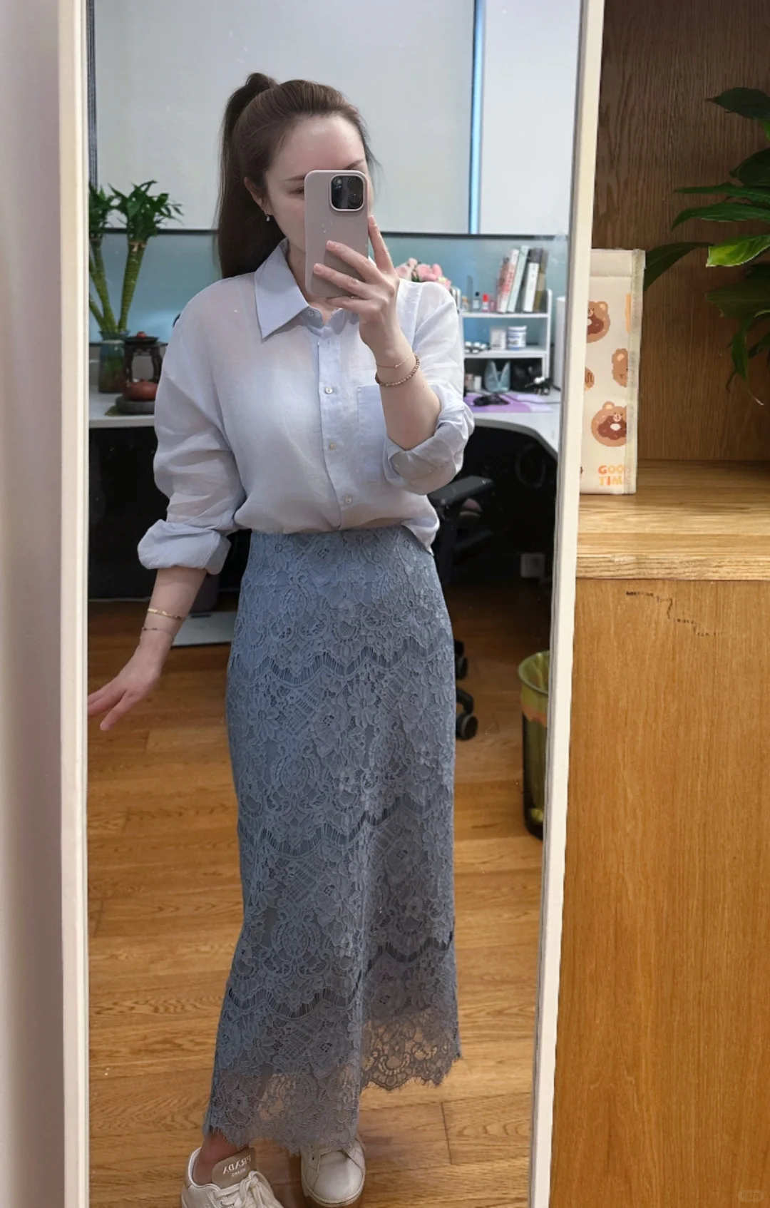 4.10国企40岁女员工上班穿搭